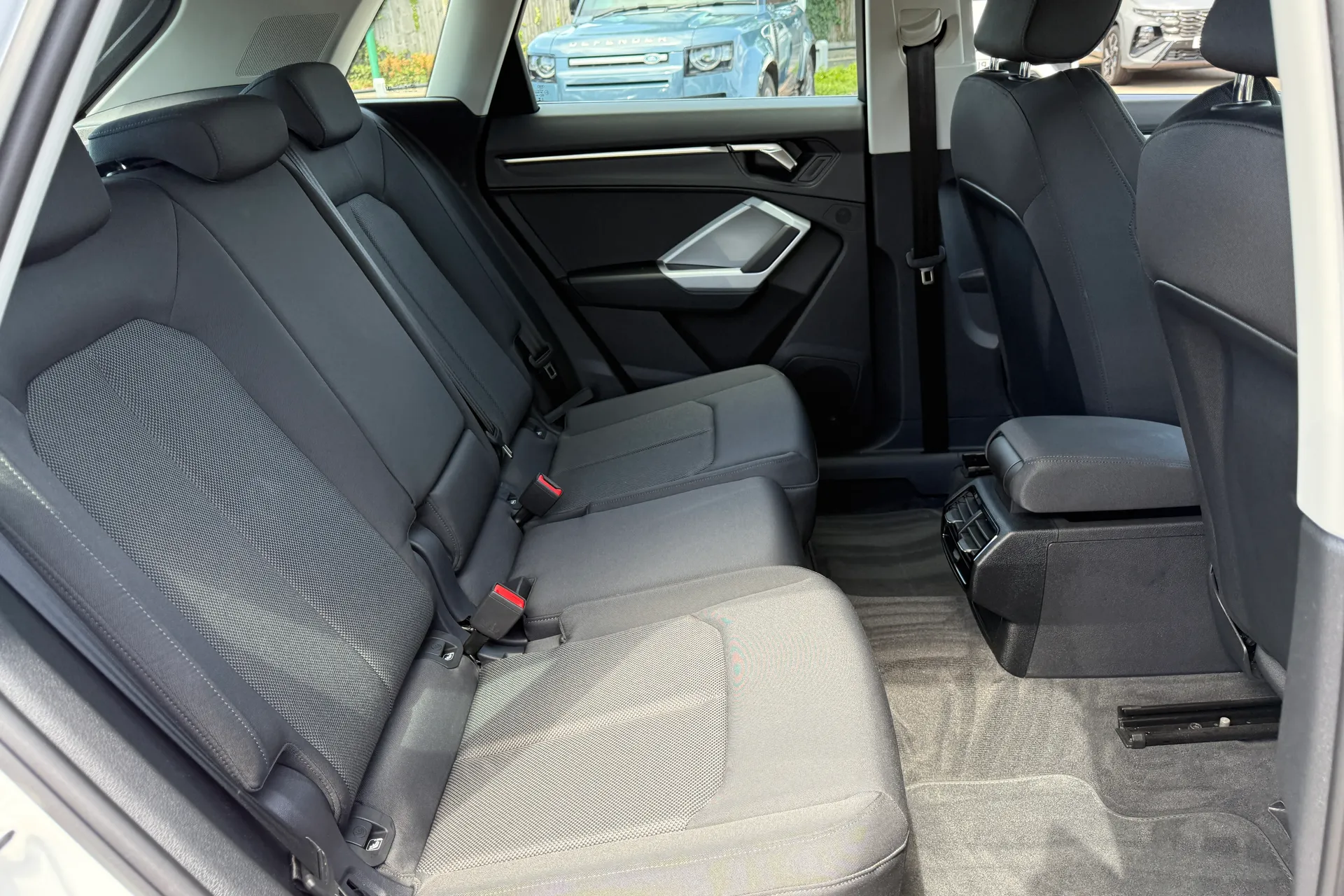 Audi Q3 thumbnail image number 48