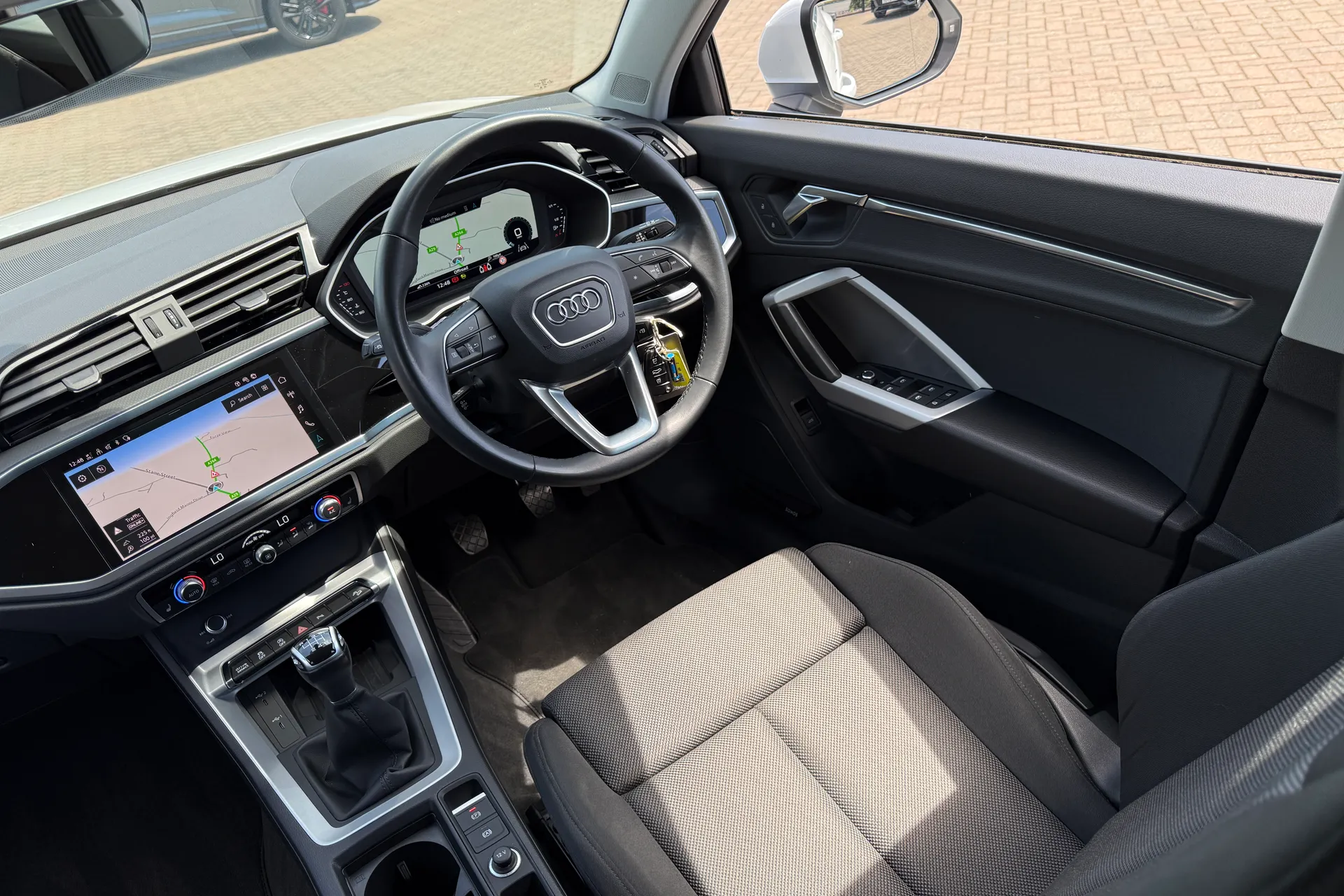Audi Q3 thumbnail image number 45