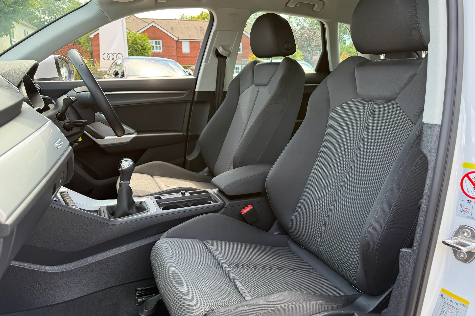 Audi Q3 thumbnail image number 33