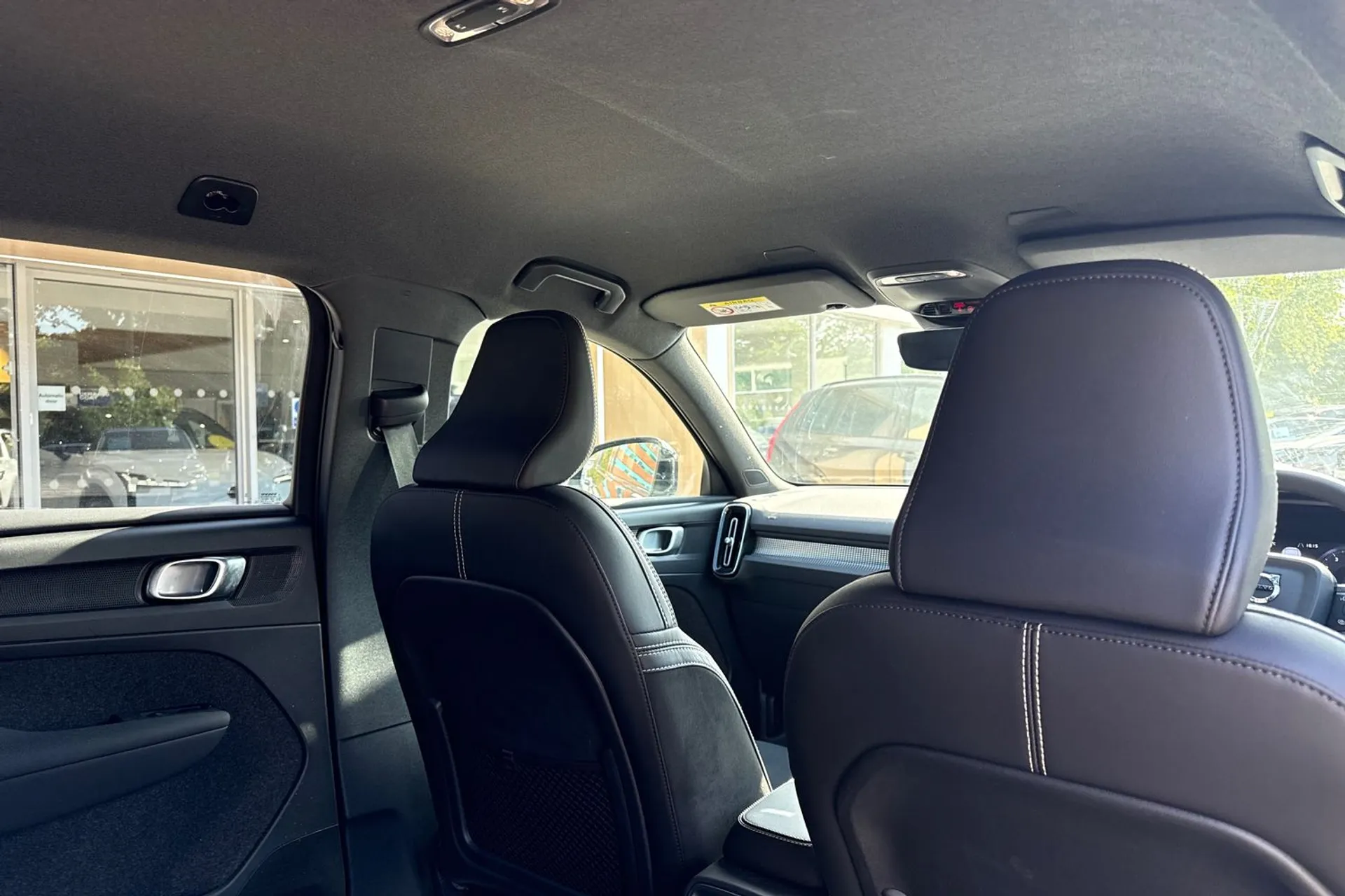 Volvo XC40 thumbnail image number 23