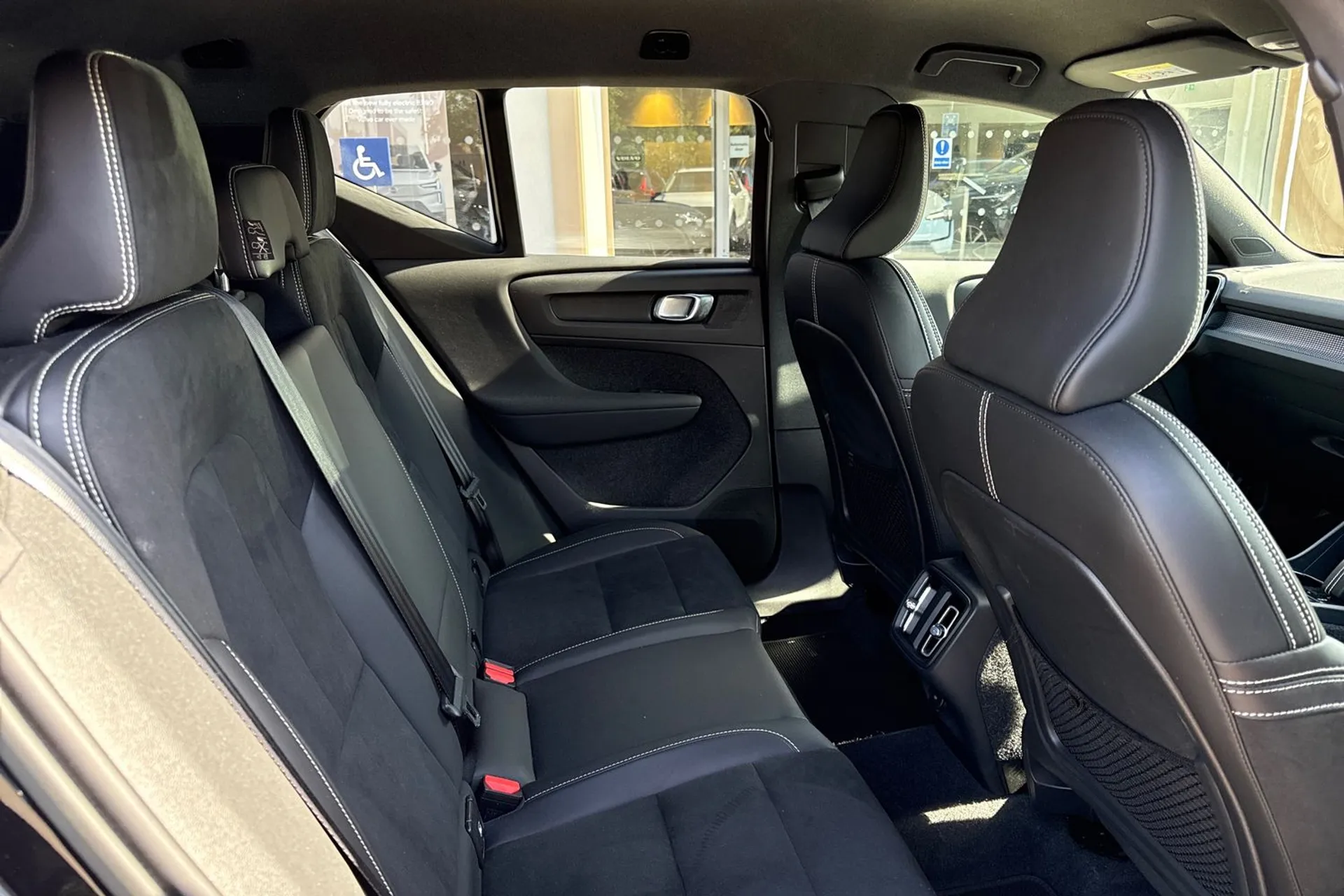 Volvo XC40 thumbnail image number 22