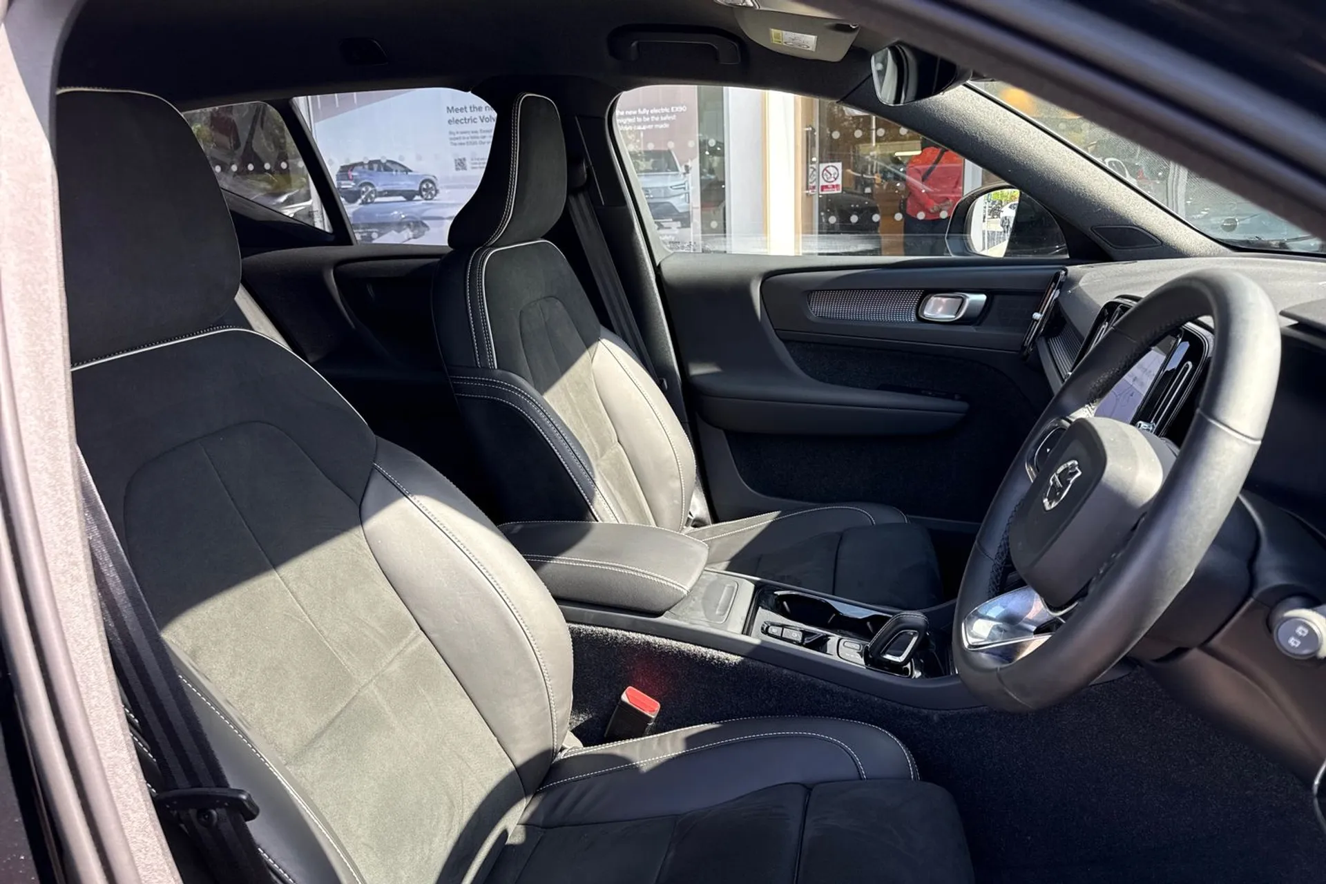 Volvo XC40 thumbnail image number 25