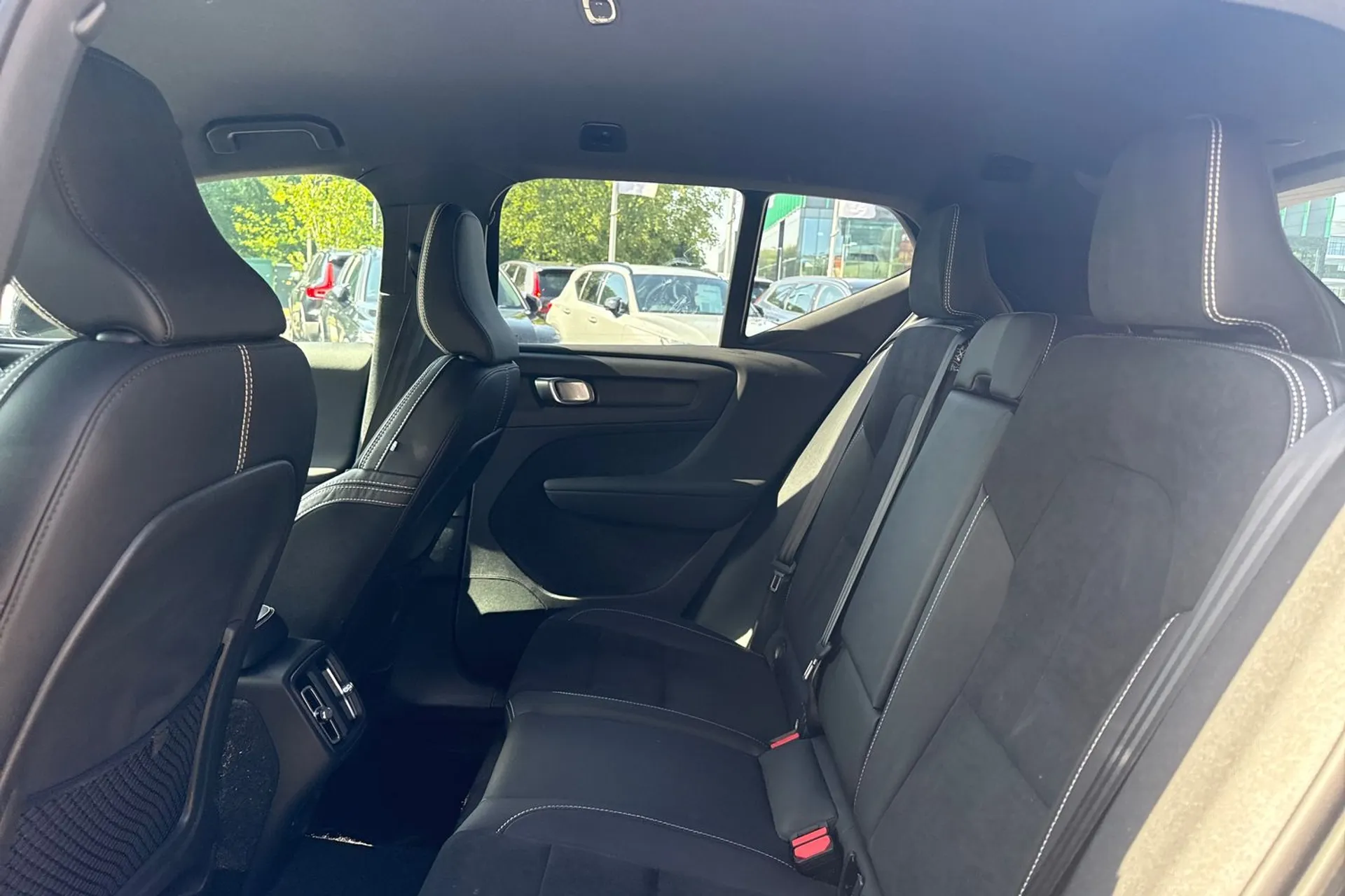 Volvo XC40 thumbnail image number 29