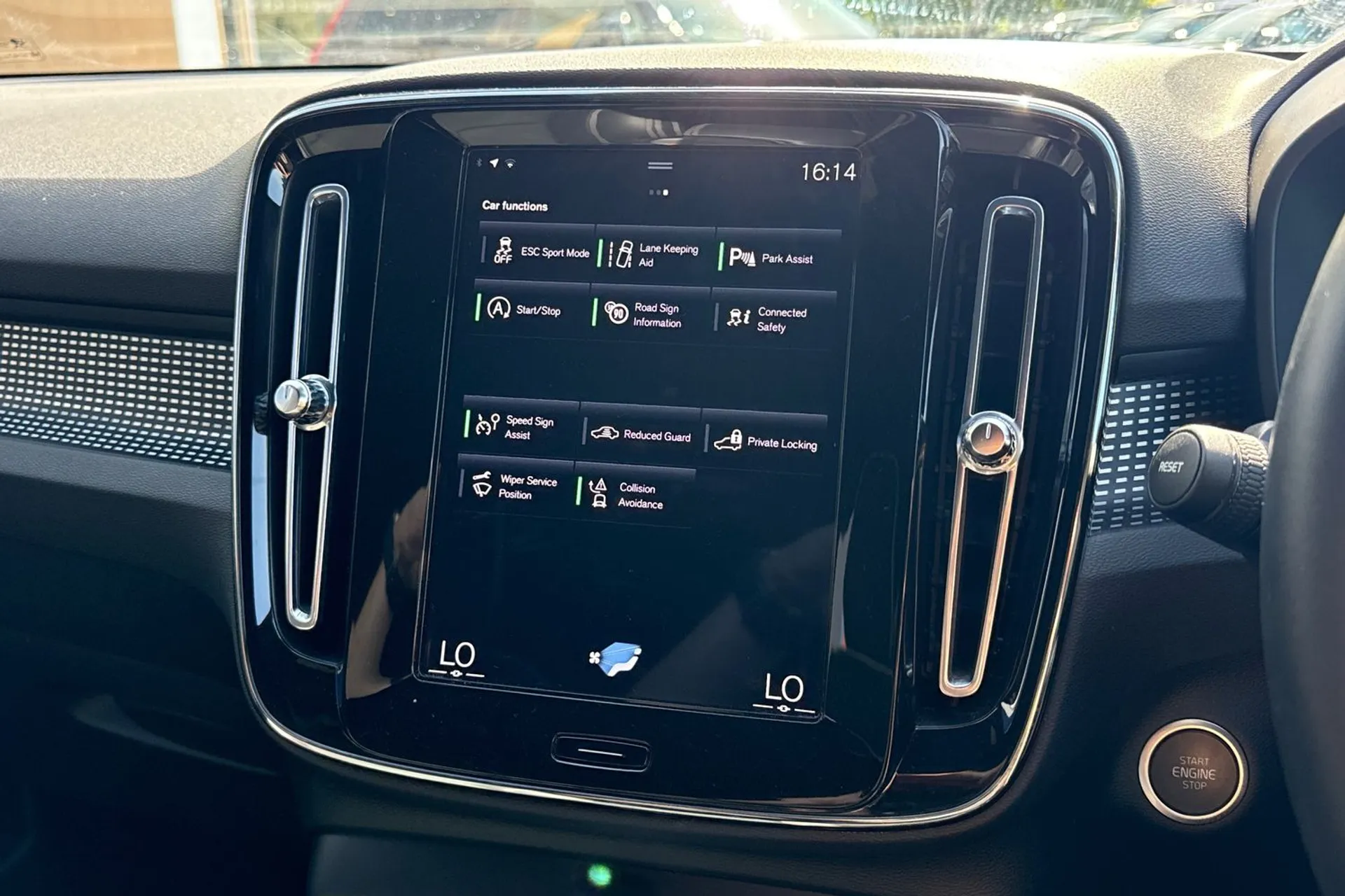 Volvo XC40 thumbnail image number 40