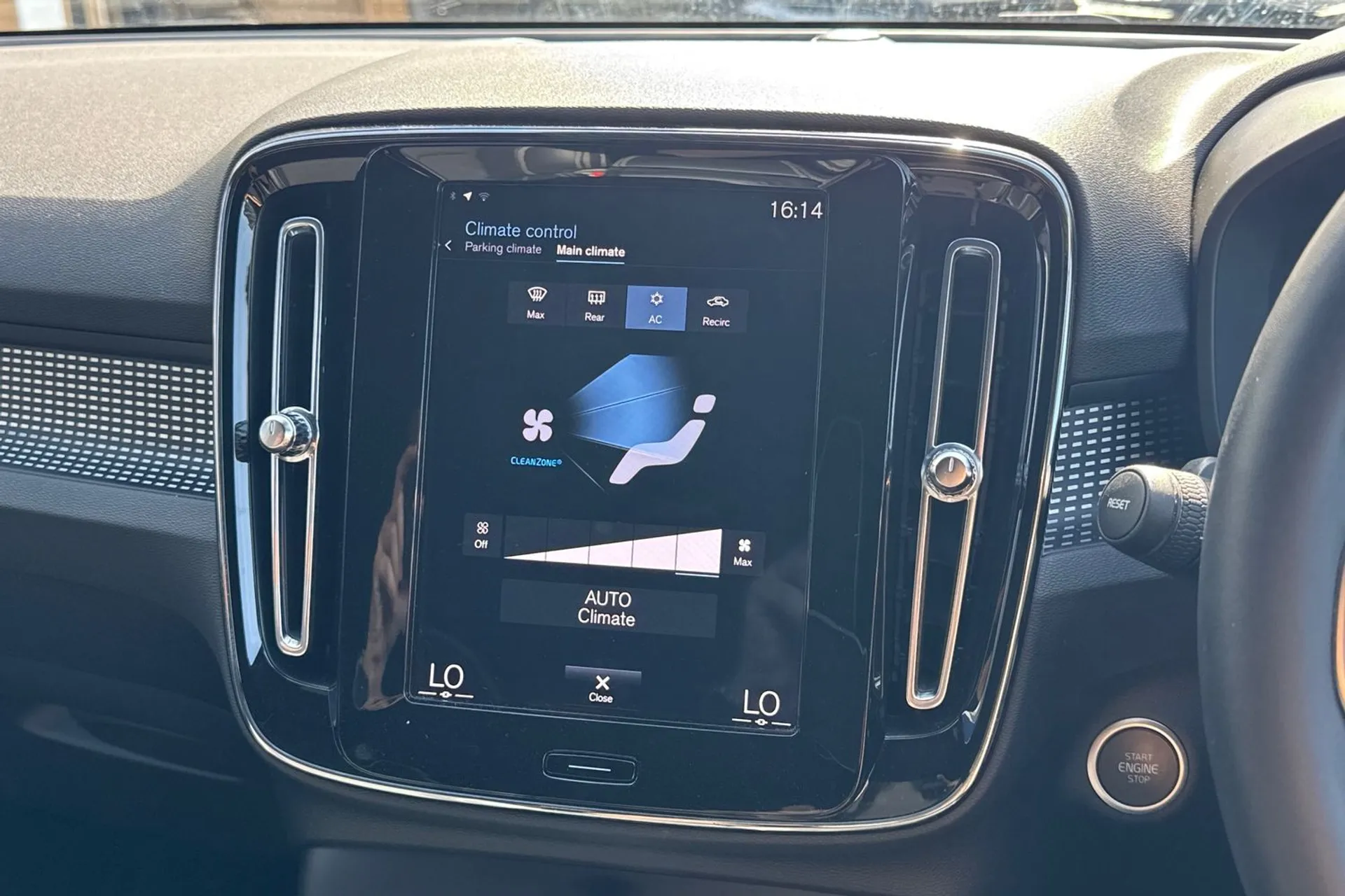 Volvo XC40 thumbnail image number 38