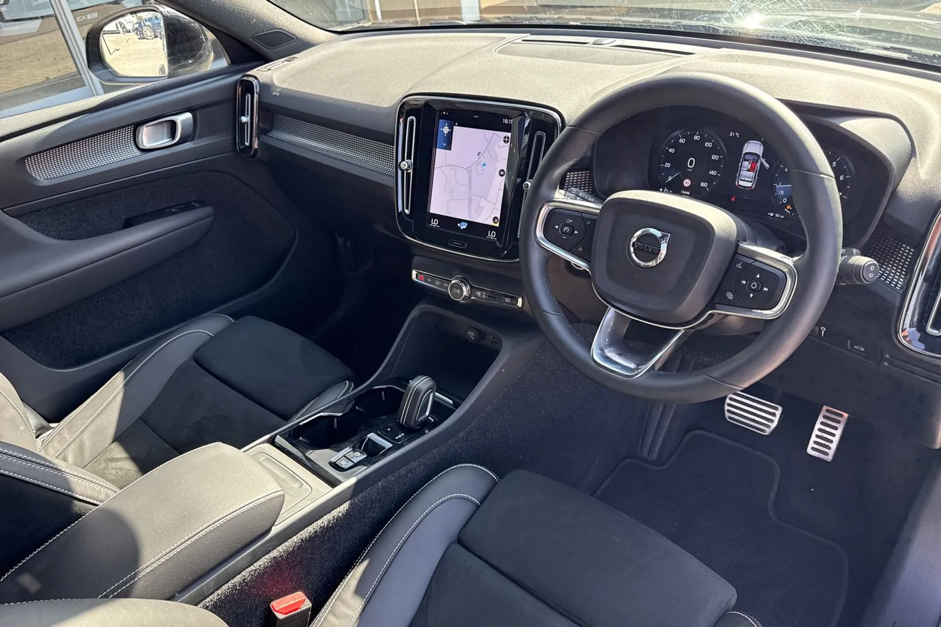 Volvo XC40 thumbnail image number 5