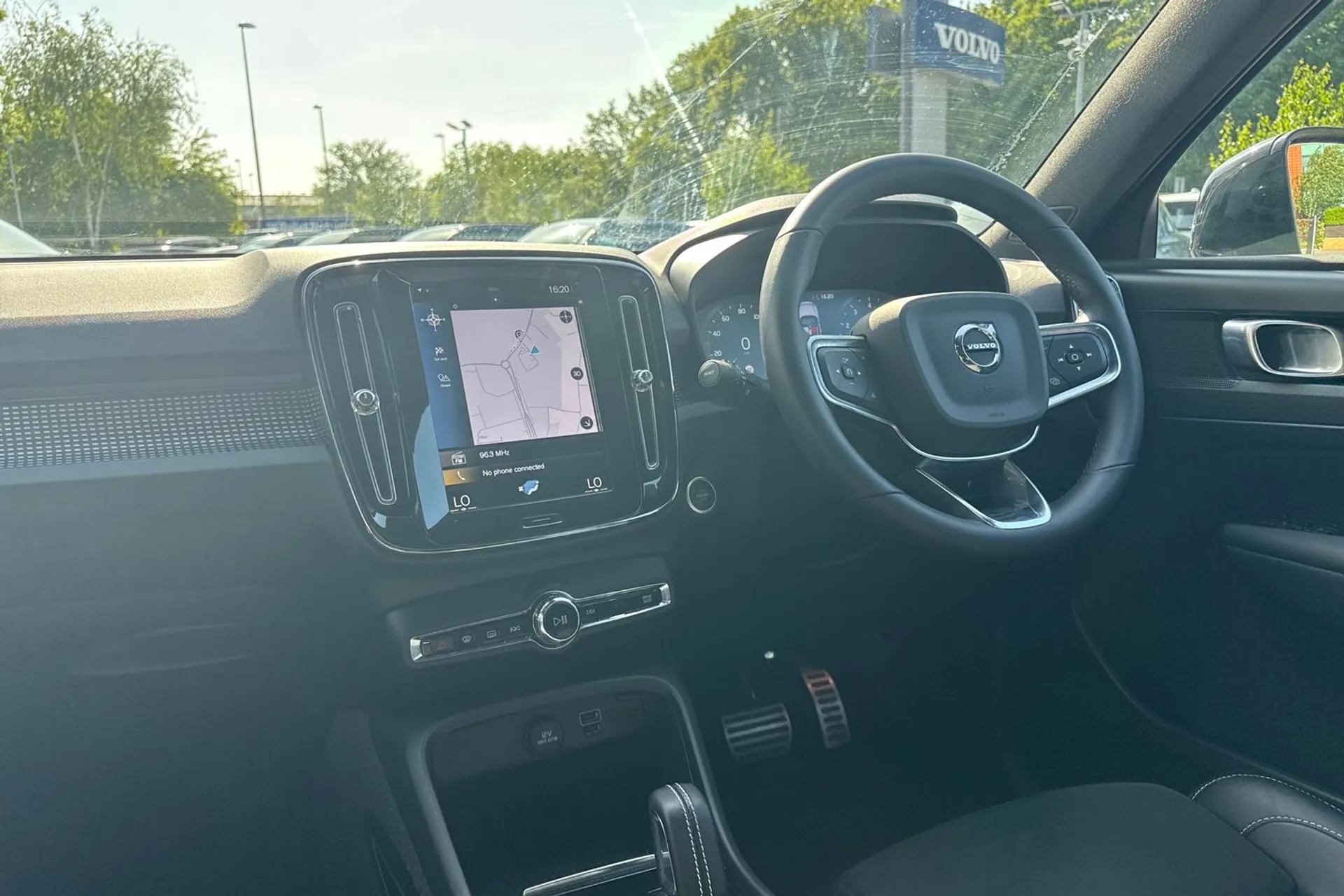 Volvo XC40 thumbnail image number 34
