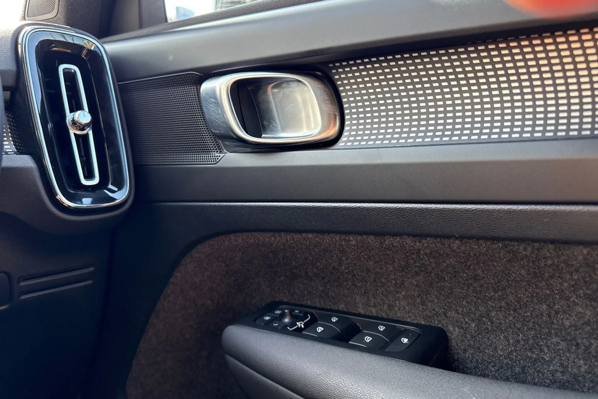 Volvo XC40 thumbnail image number 41