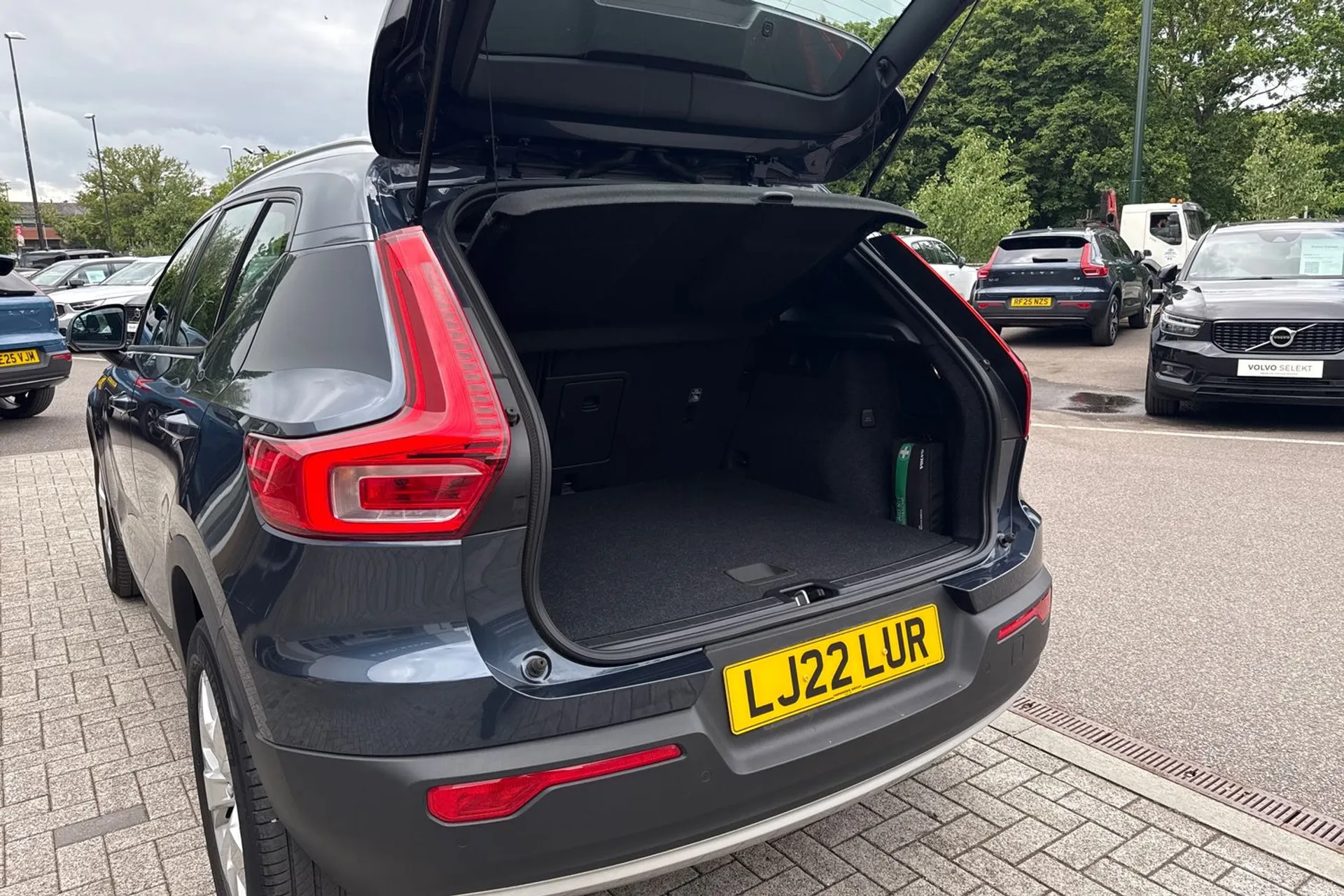 Volvo XC40 thumbnail image number 21