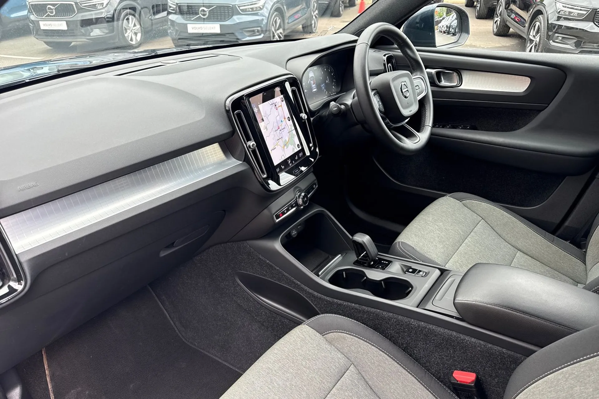 Volvo XC40 thumbnail image number 27