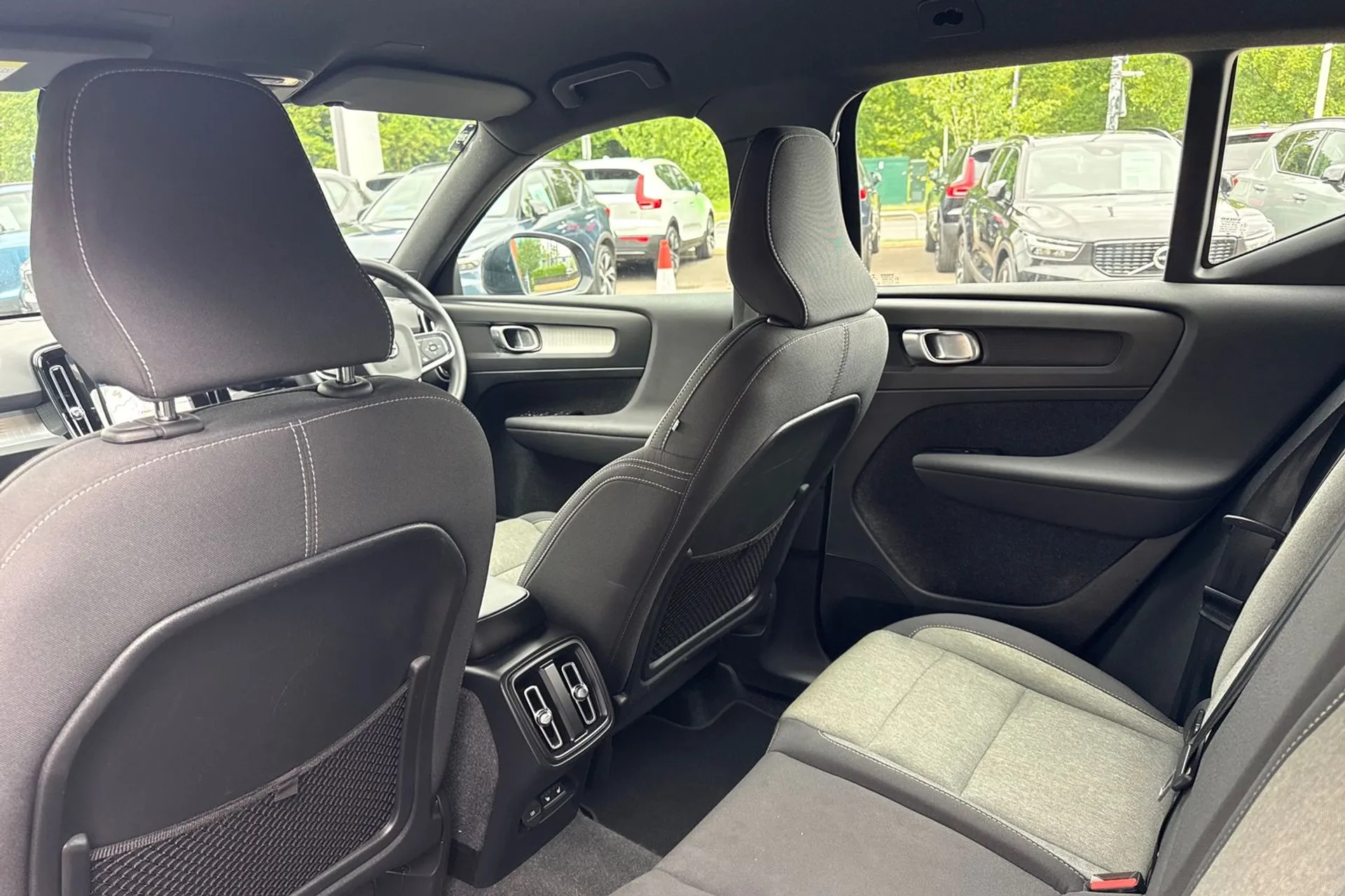 Volvo XC40 thumbnail image number 30