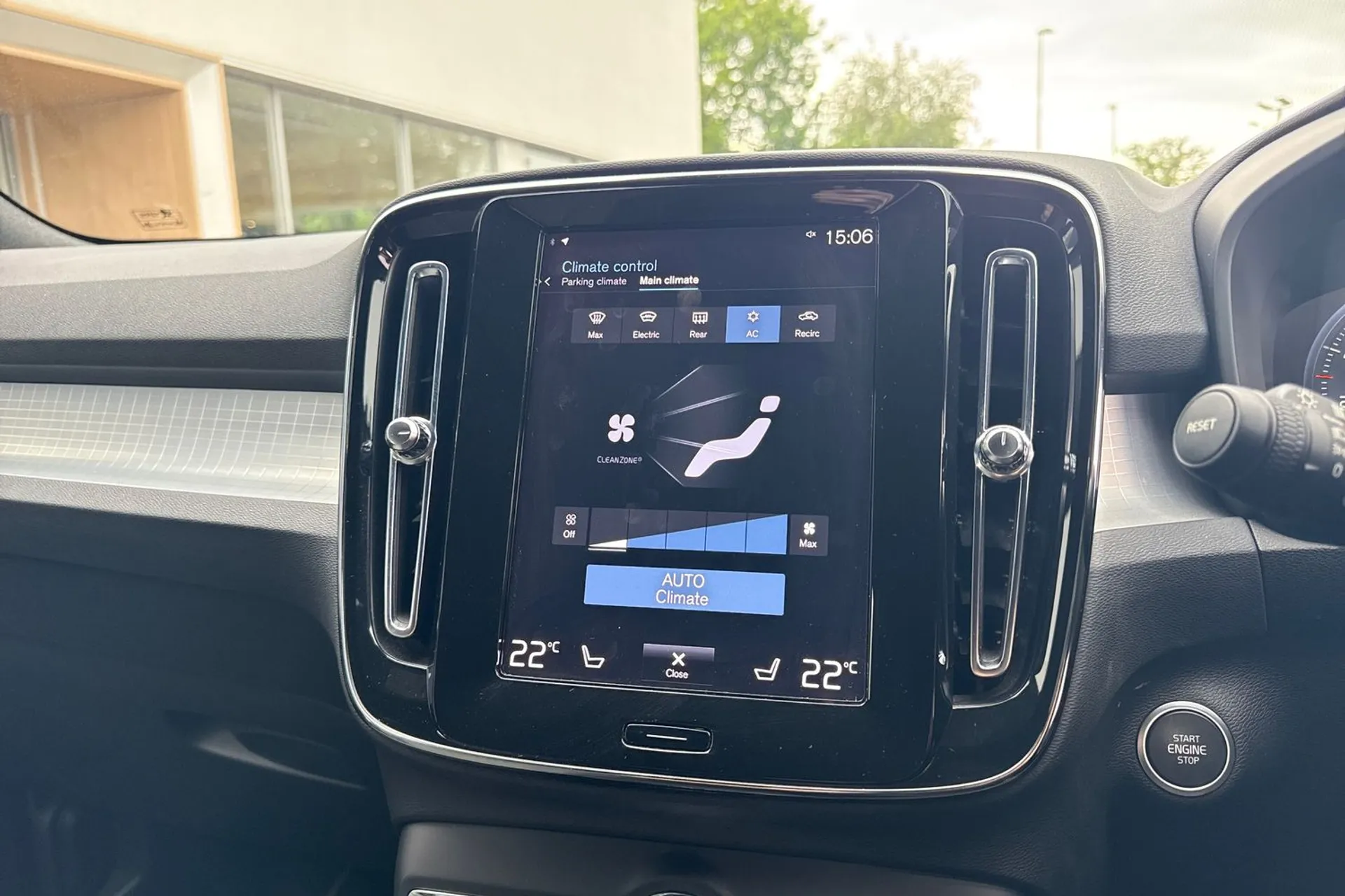 Volvo XC40 thumbnail image number 38