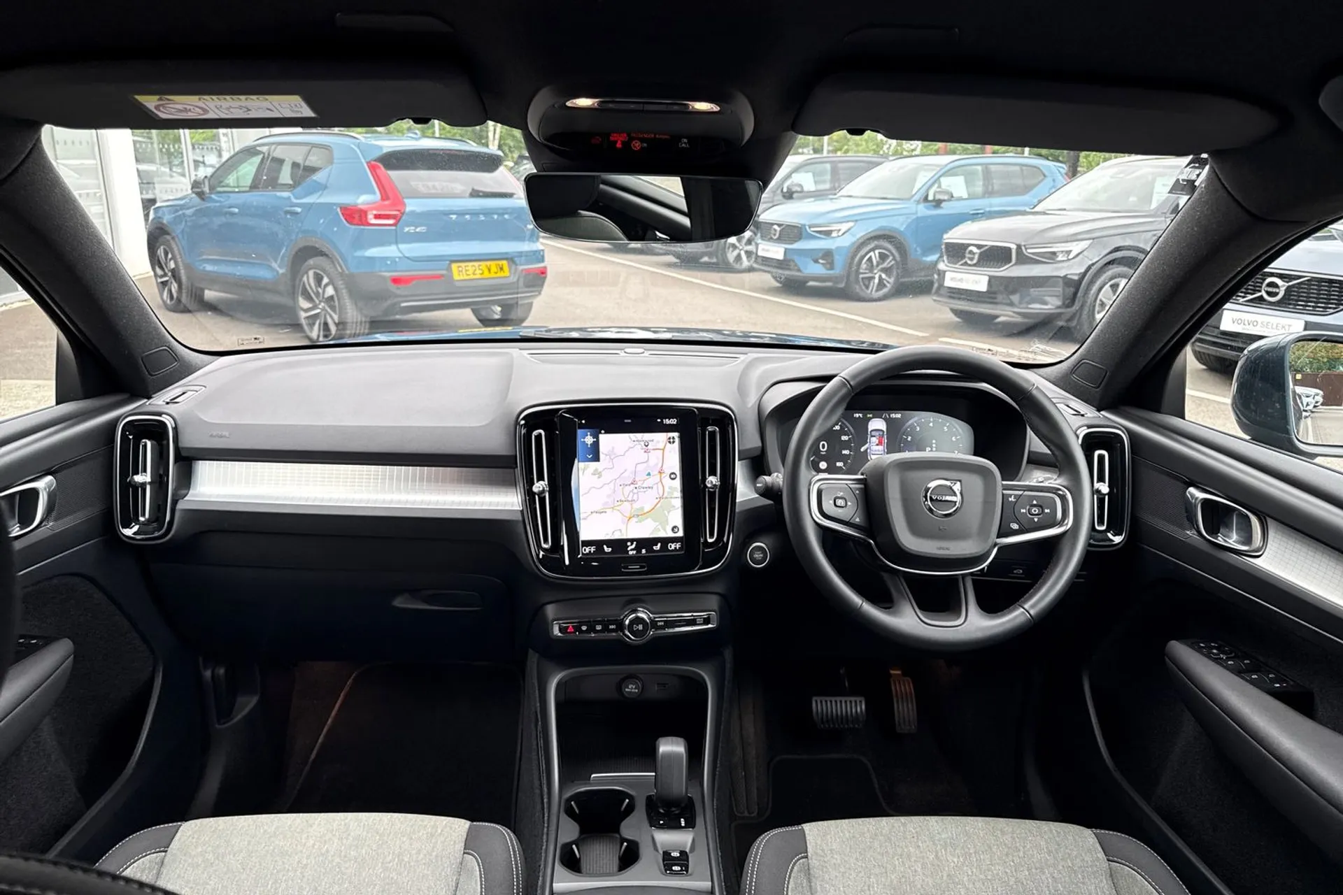 Volvo XC40 thumbnail image number 3