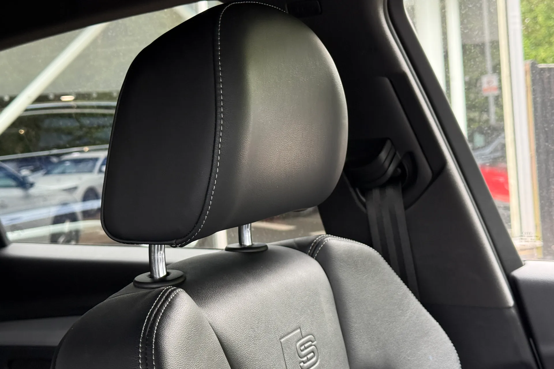 Audi Q5 thumbnail image number 21