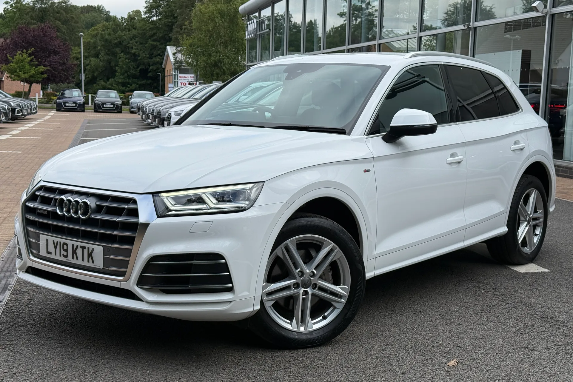 Audi Q5 thumbnail image number 50