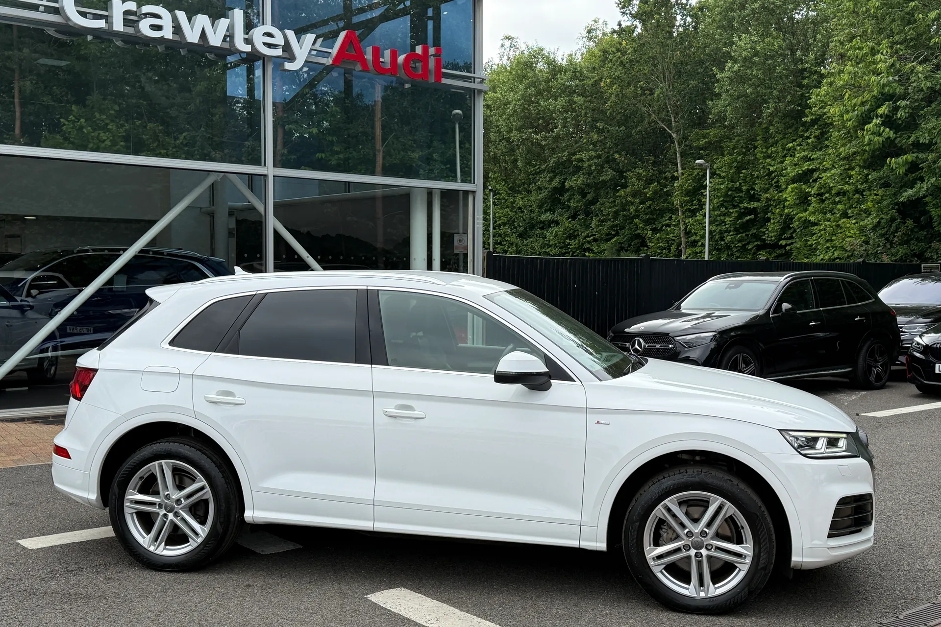 Audi Q5 thumbnail image number 2