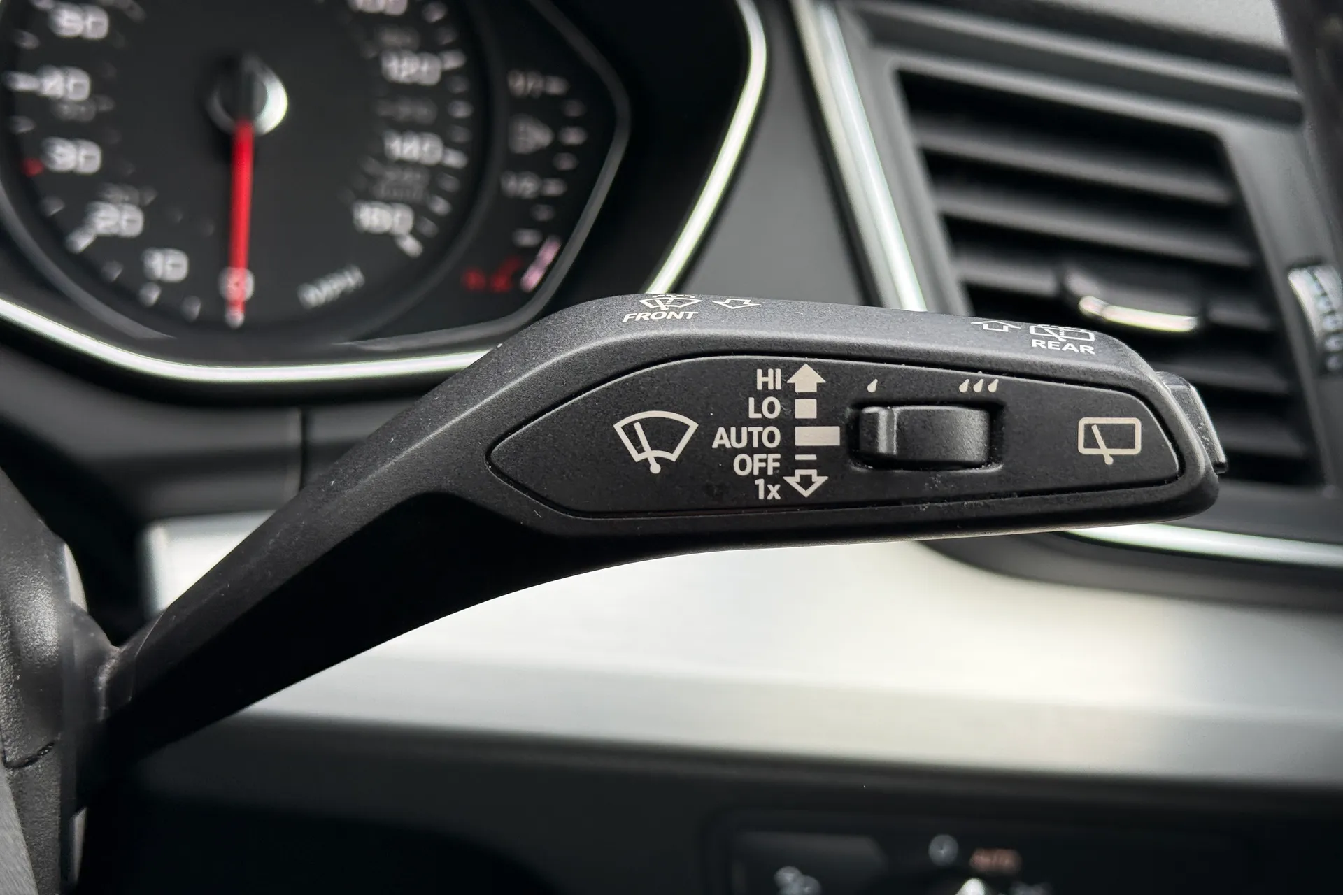 Audi Q5 thumbnail image number 17