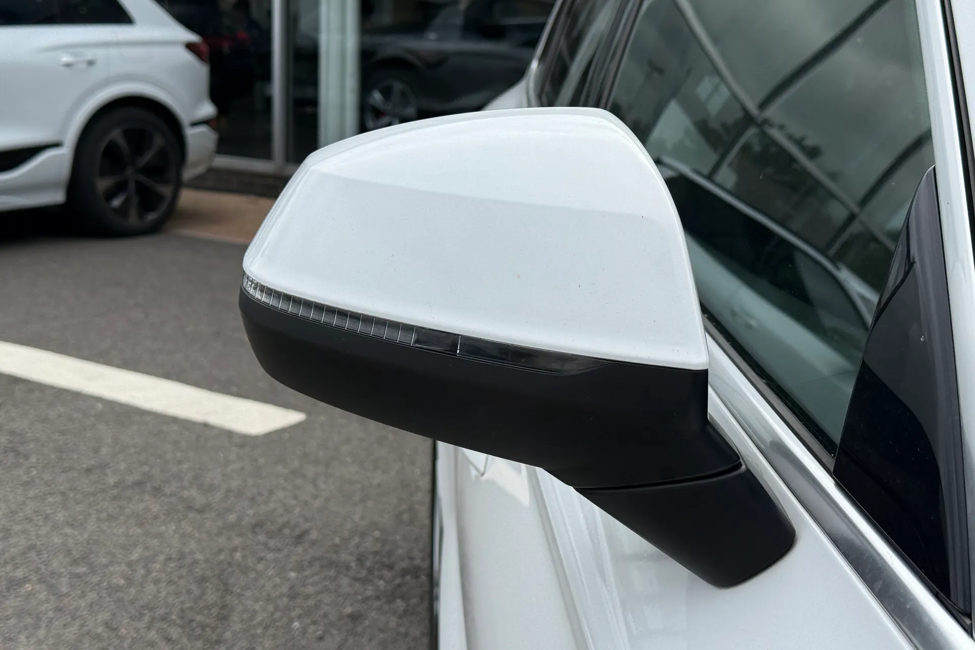 Audi Q5 thumbnail image number 9