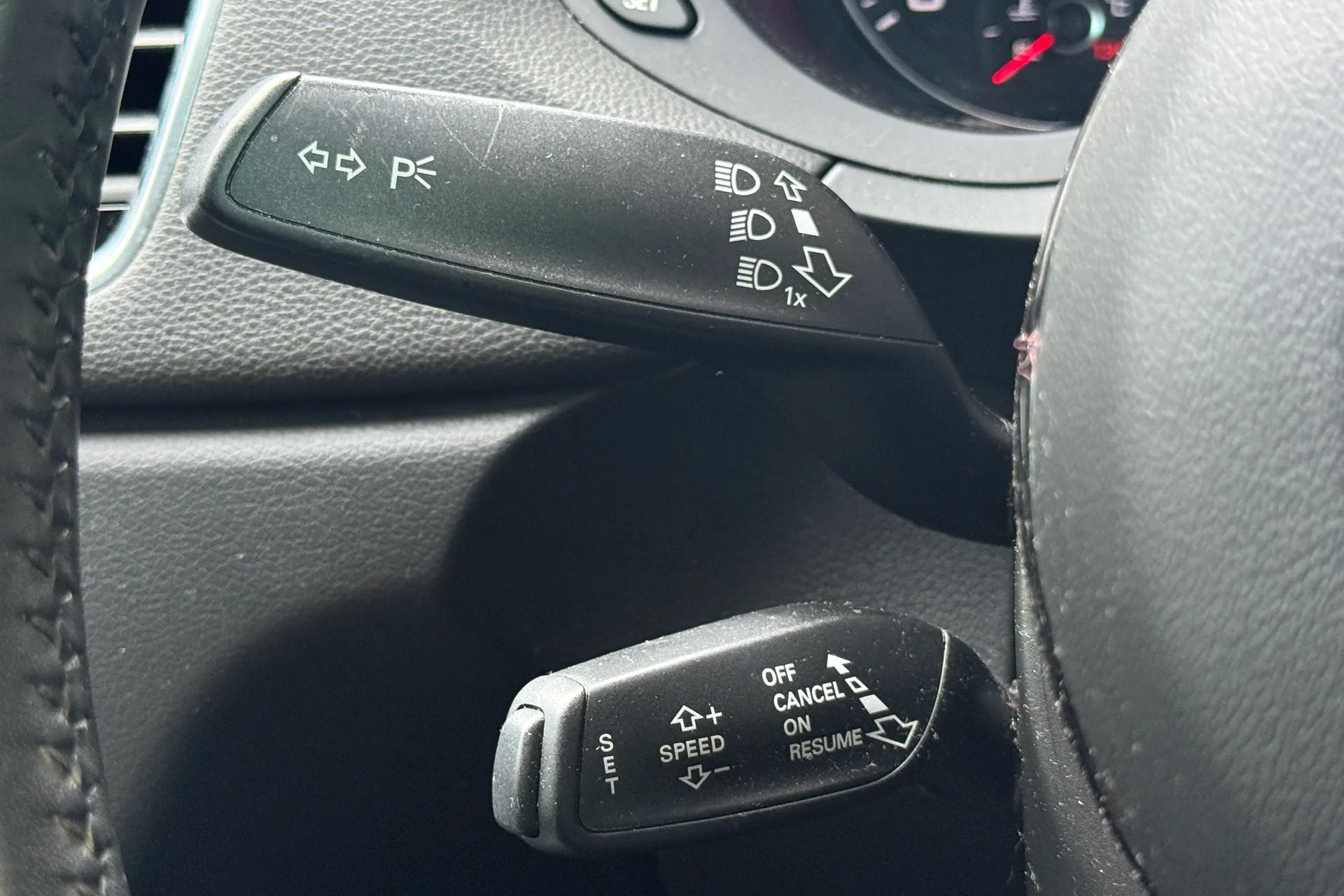 Audi Q3 thumbnail image number 15