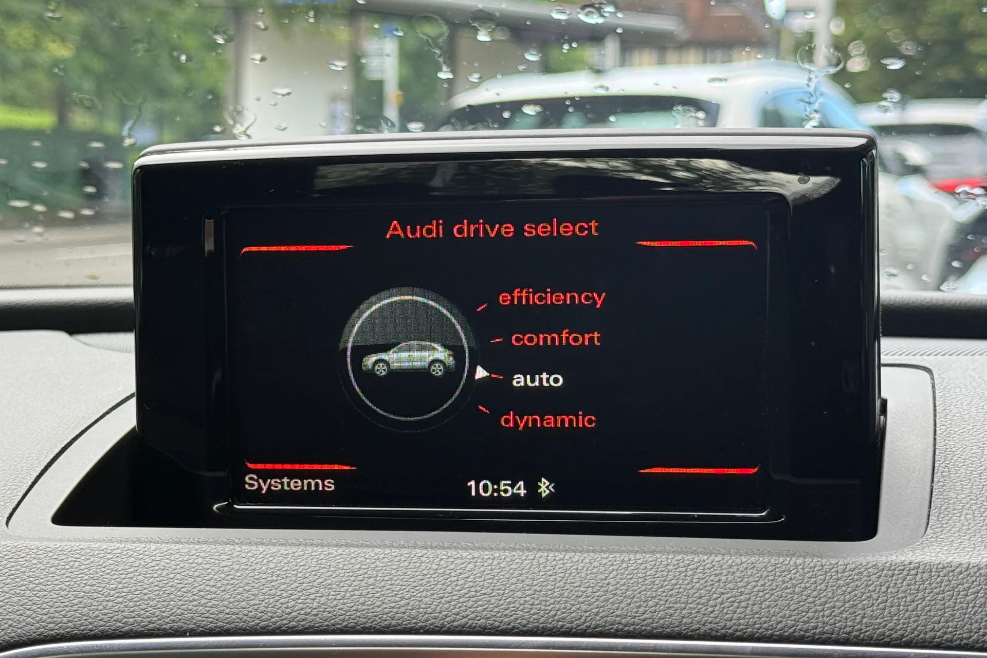 Audi Q3 thumbnail image number 30