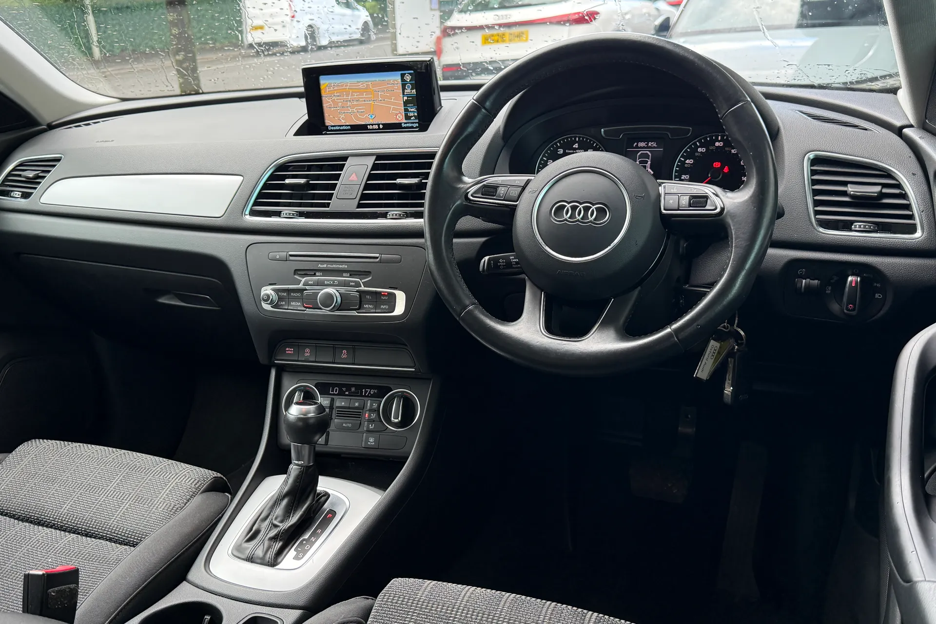 Audi Q3 thumbnail image number 37