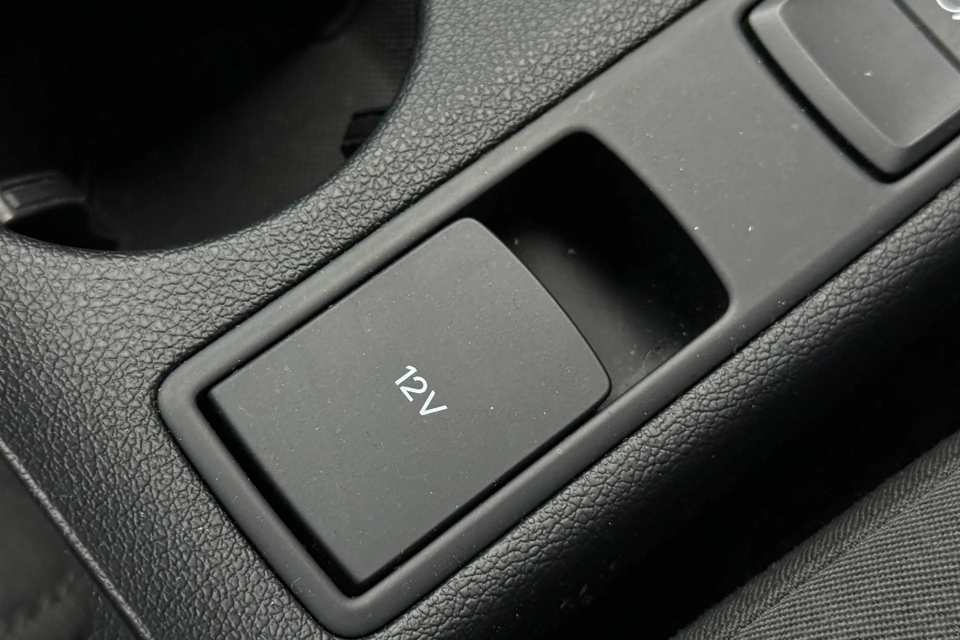 Audi Q3 thumbnail image number 23