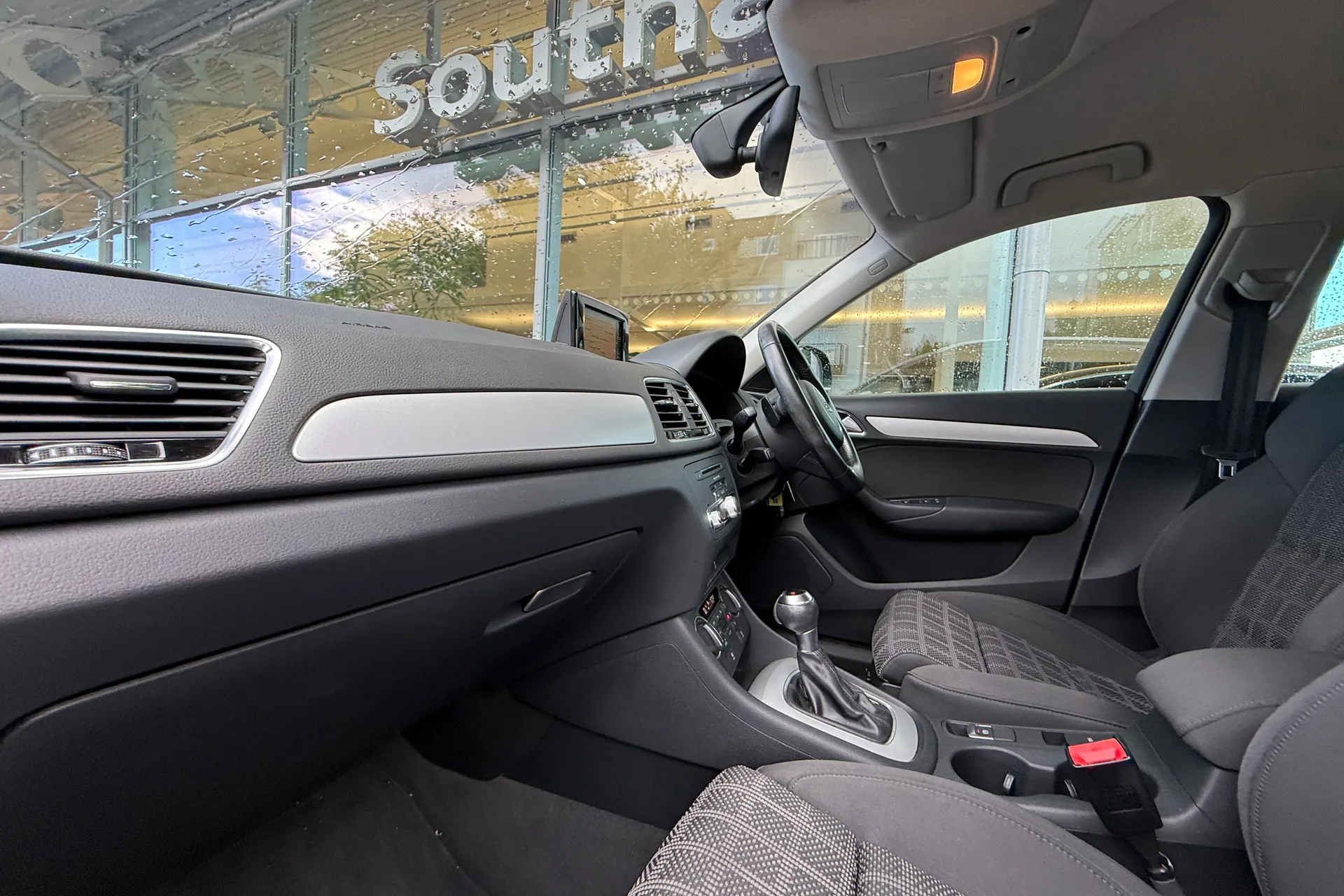 Audi Q3 thumbnail image number 5