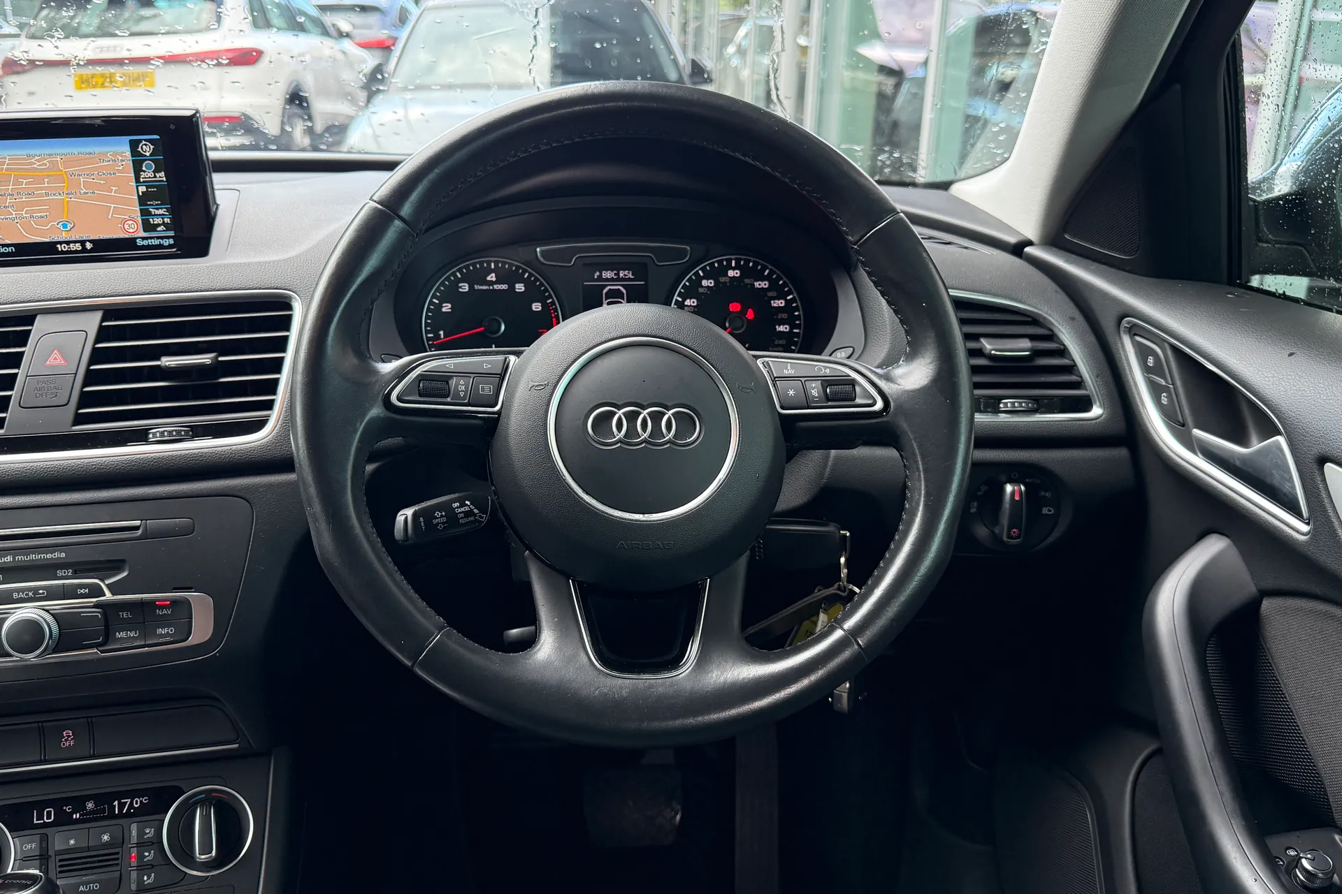 Audi Q3 thumbnail image number 41
