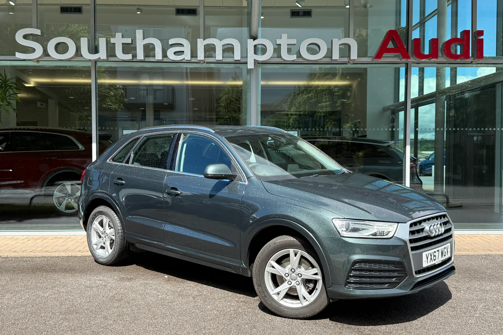Audi Q3 thumbnail image number 59