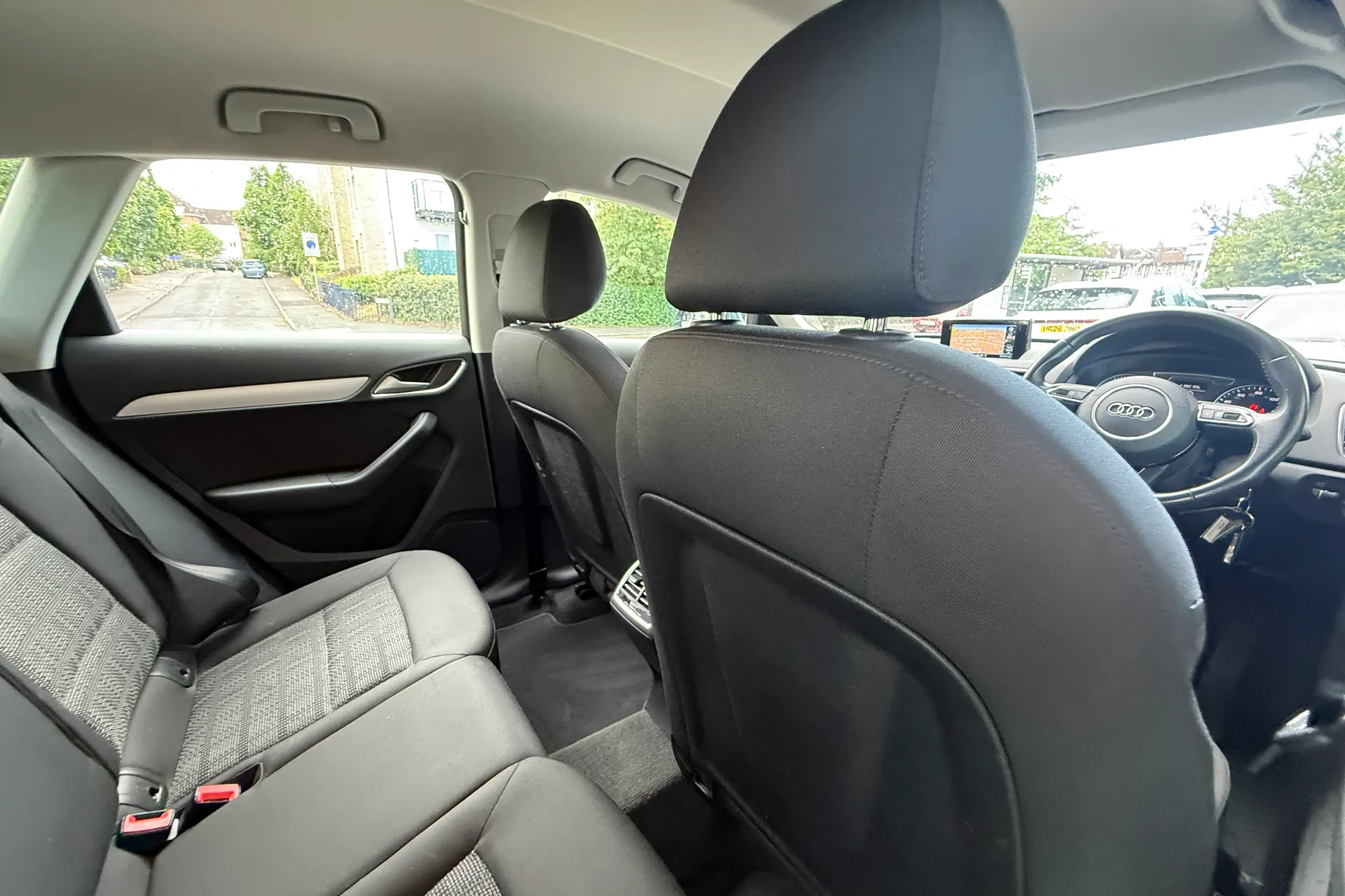 Audi Q3 thumbnail image number 38