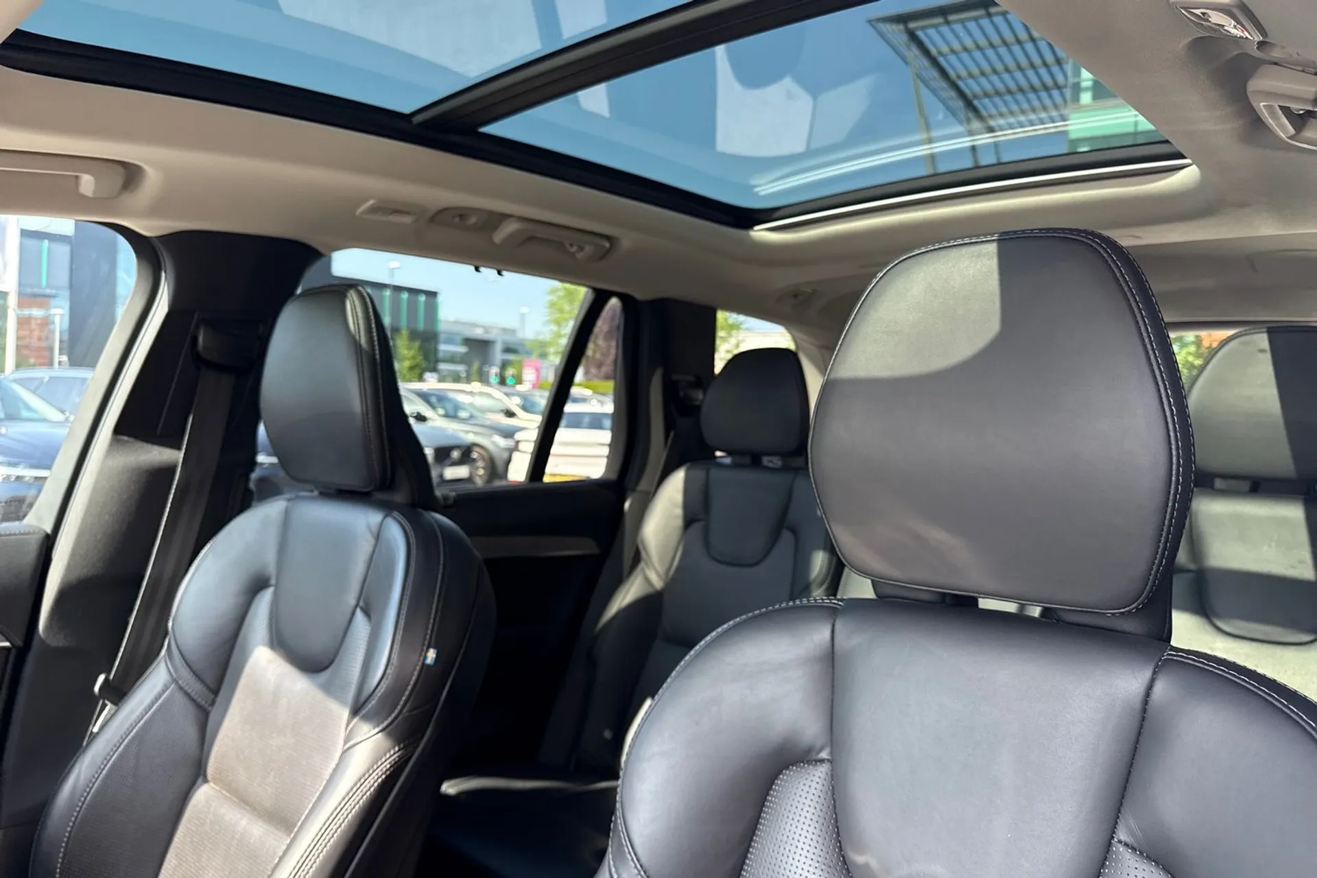Volvo XC90 thumbnail image number 30
