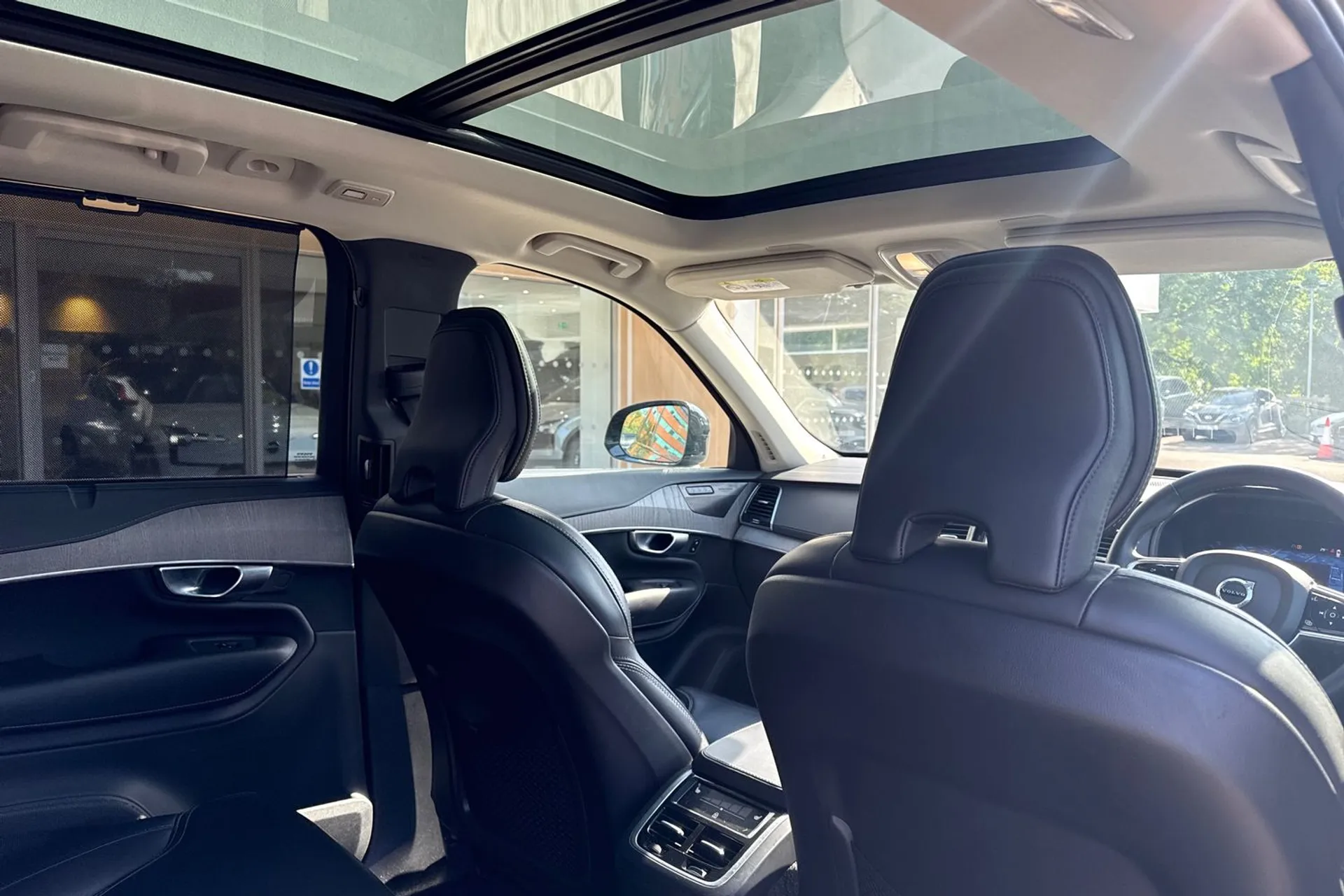 Volvo XC90 thumbnail image number 25