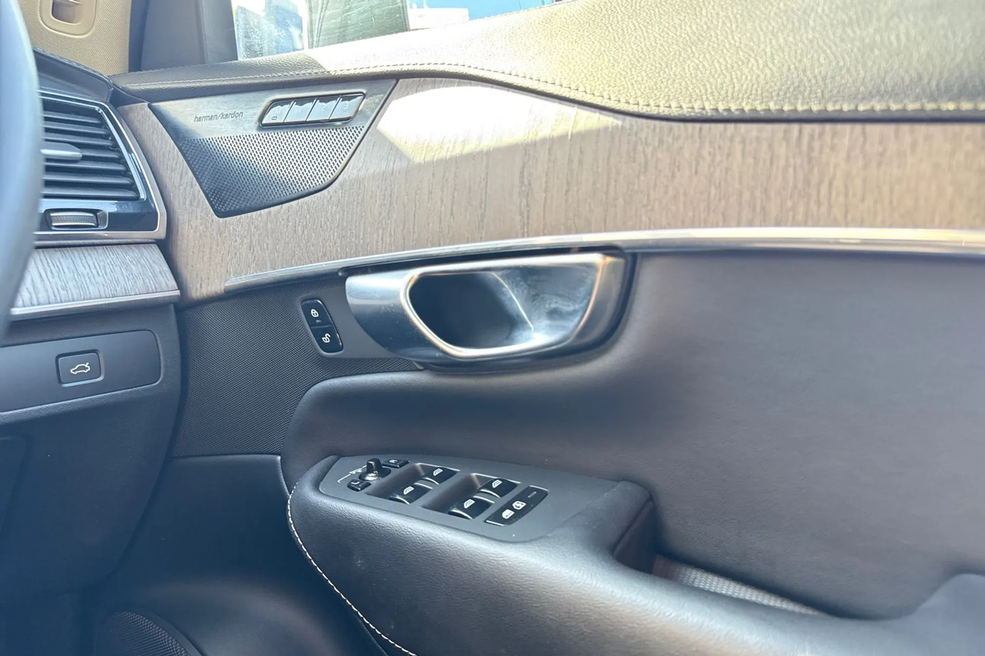 Volvo XC90 thumbnail image number 42