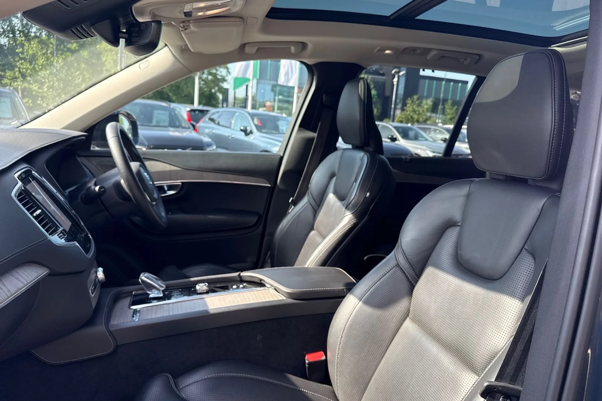 Volvo XC90 thumbnail image number 29