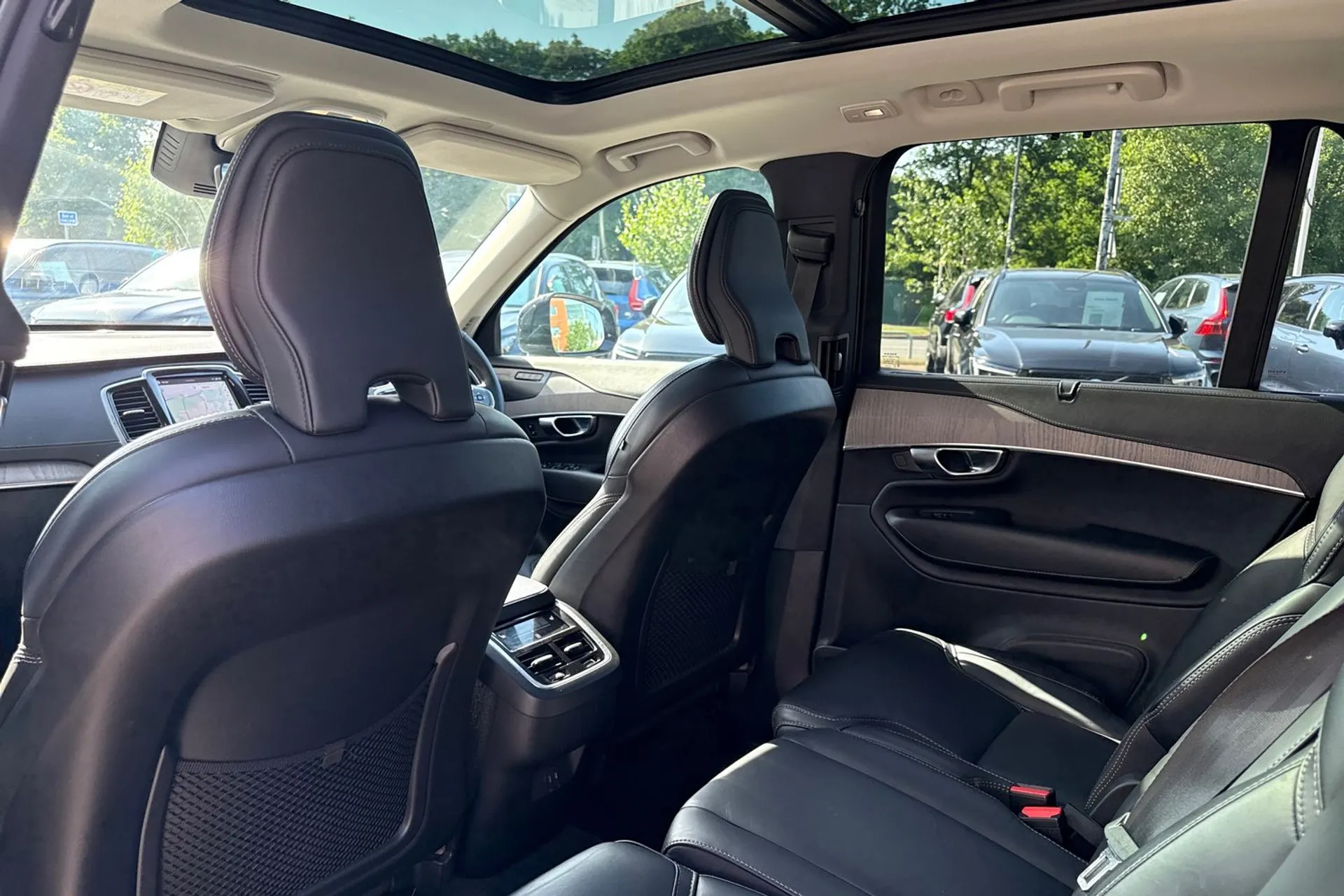 Volvo XC90 thumbnail image number 32