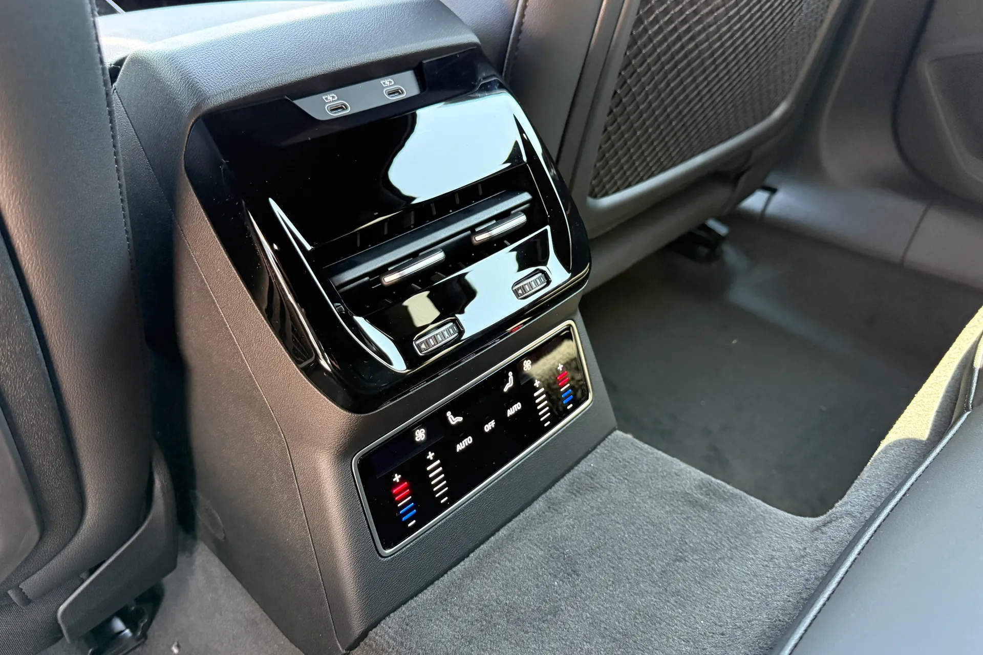 Audi A6 Avant thumbnail image number 22