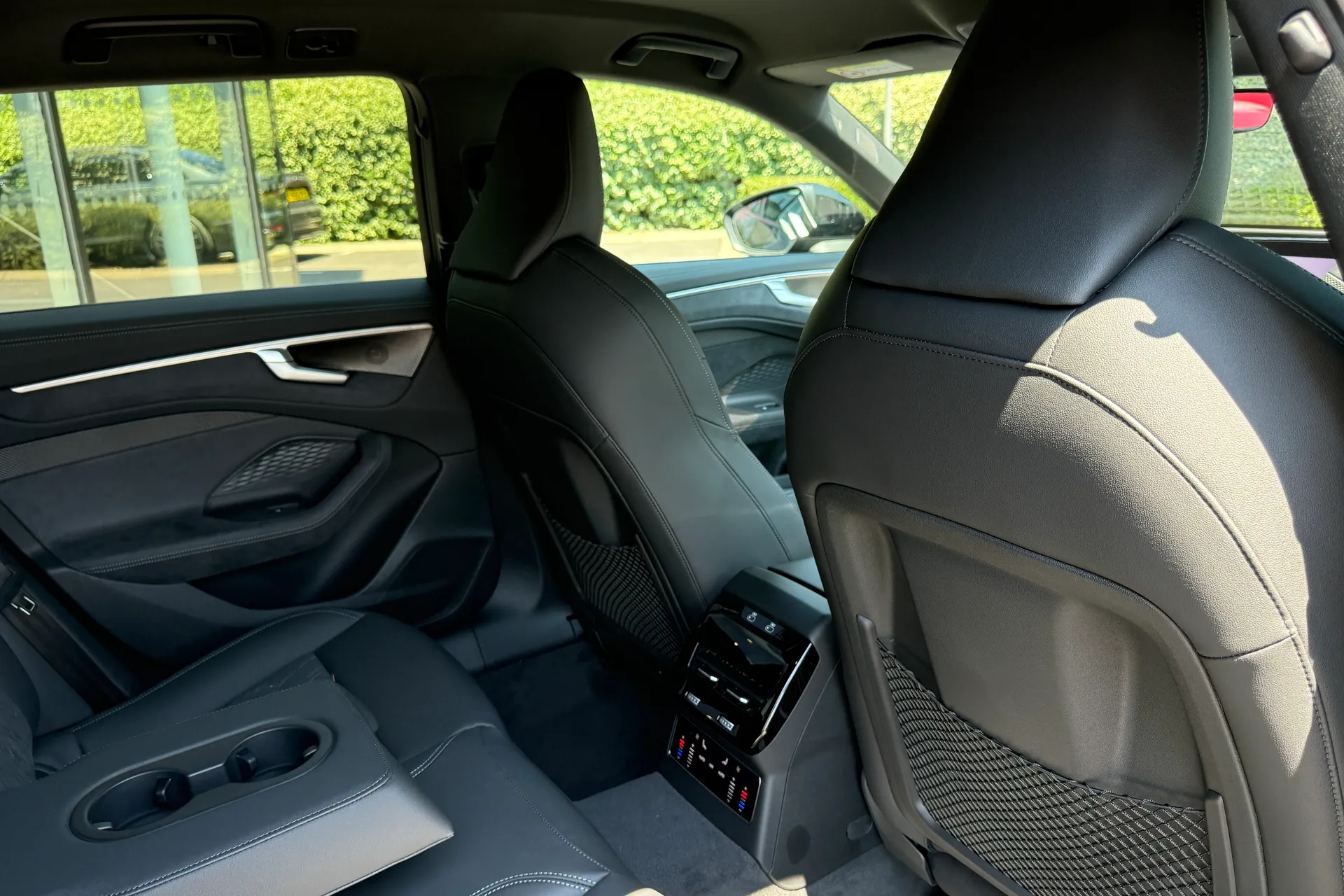 Audi A6 Avant thumbnail image number 26