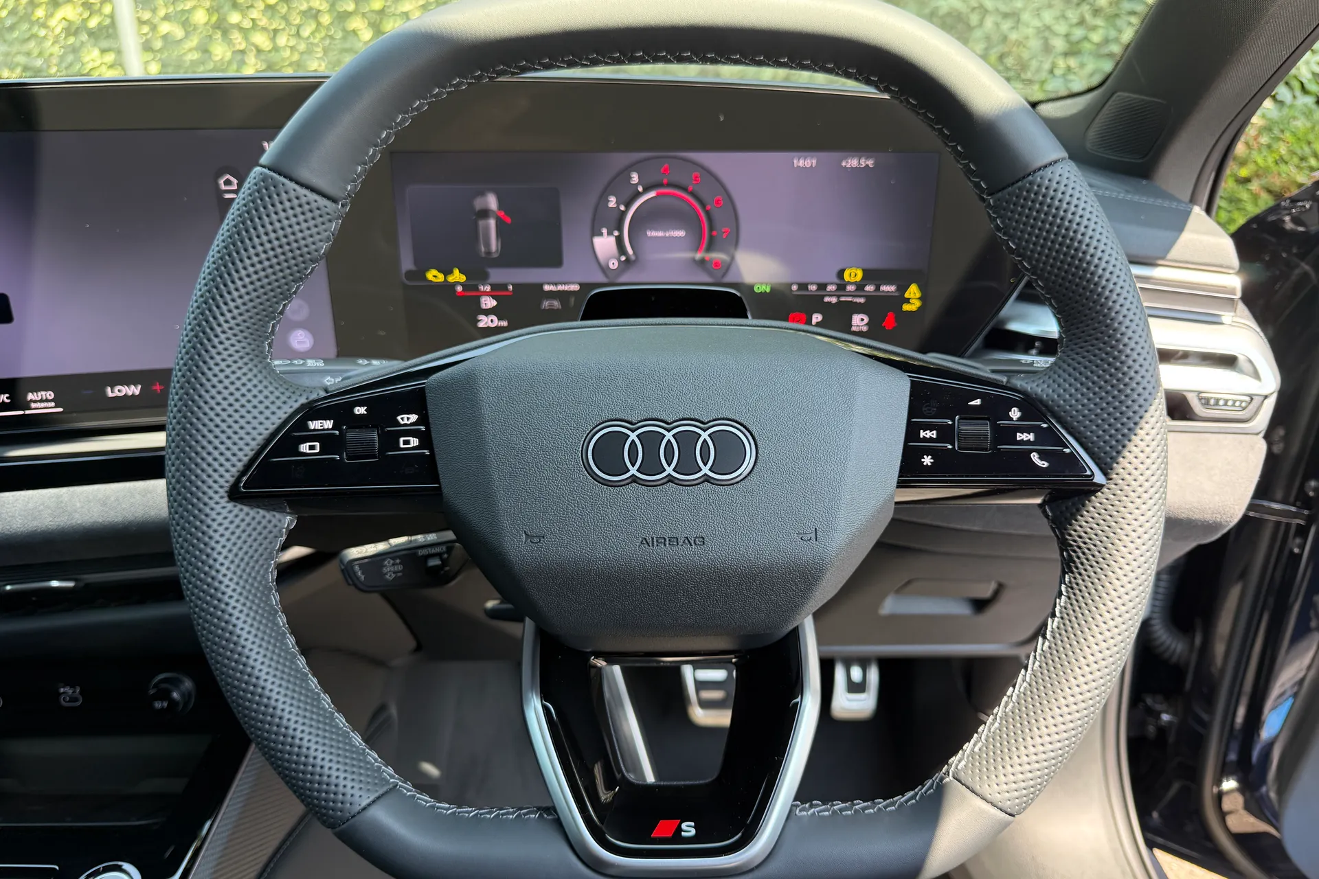 Audi A6 Avant thumbnail image number 46