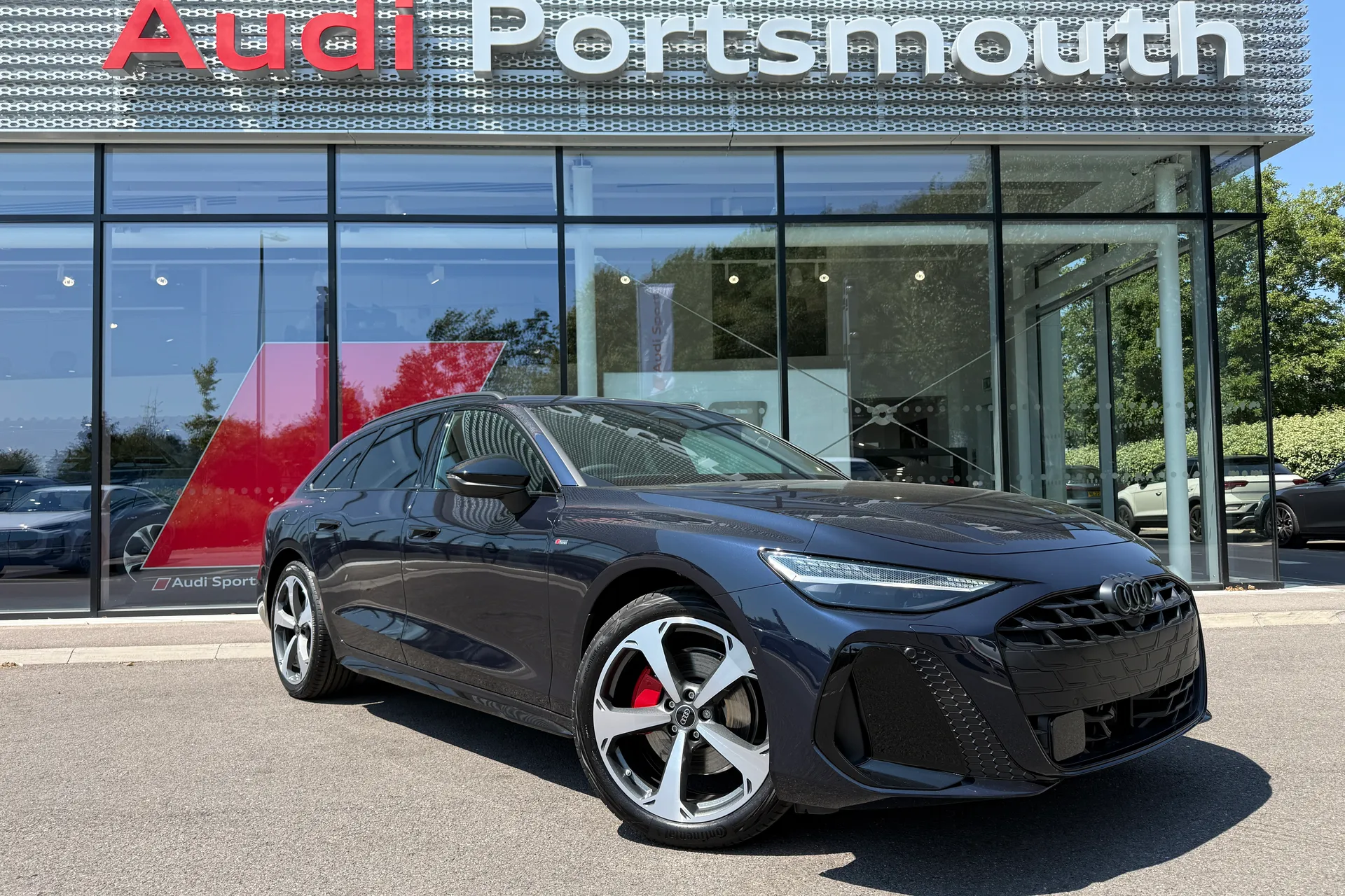 Audi A6 Avant focused image