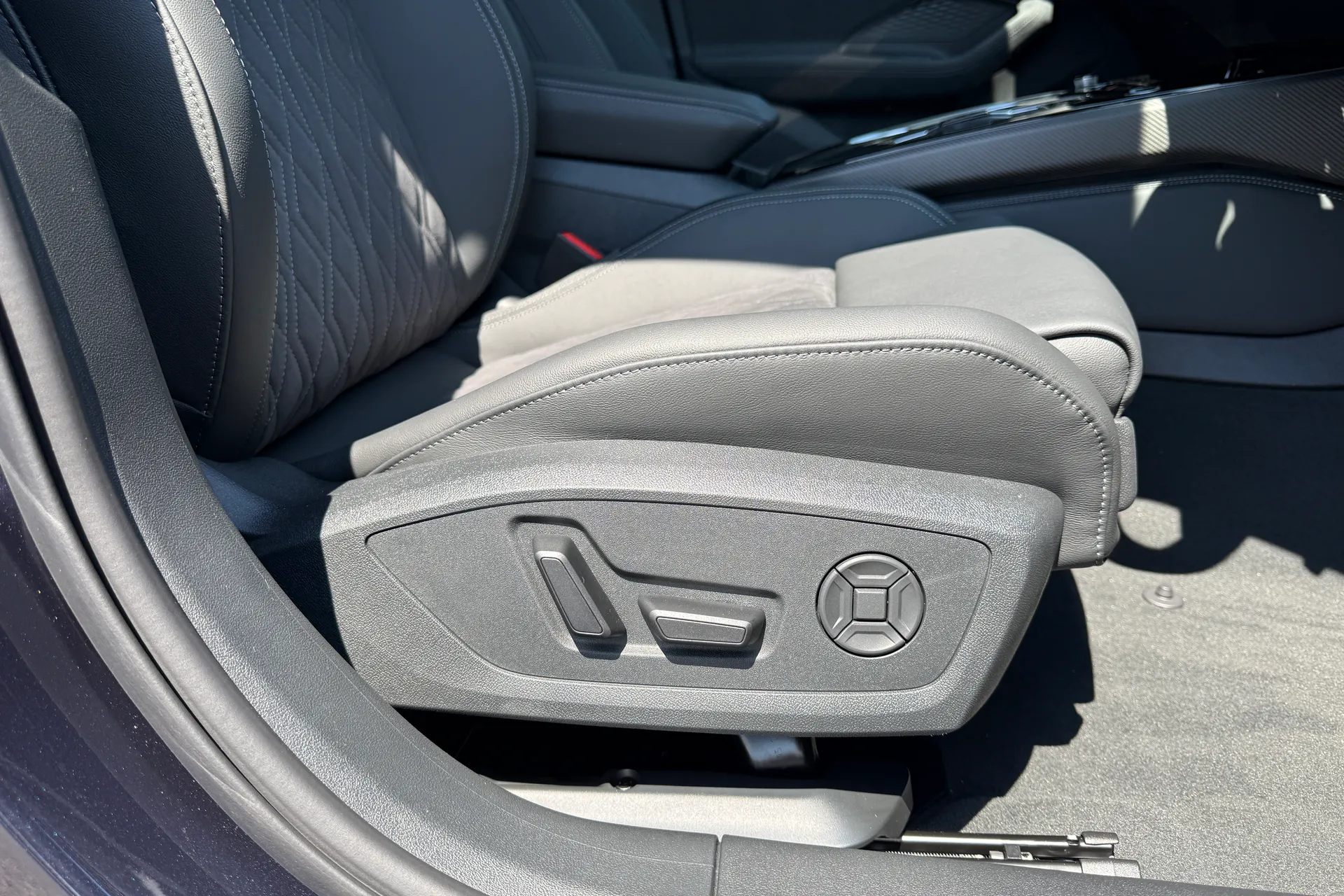 Audi A6 Avant thumbnail image number 9