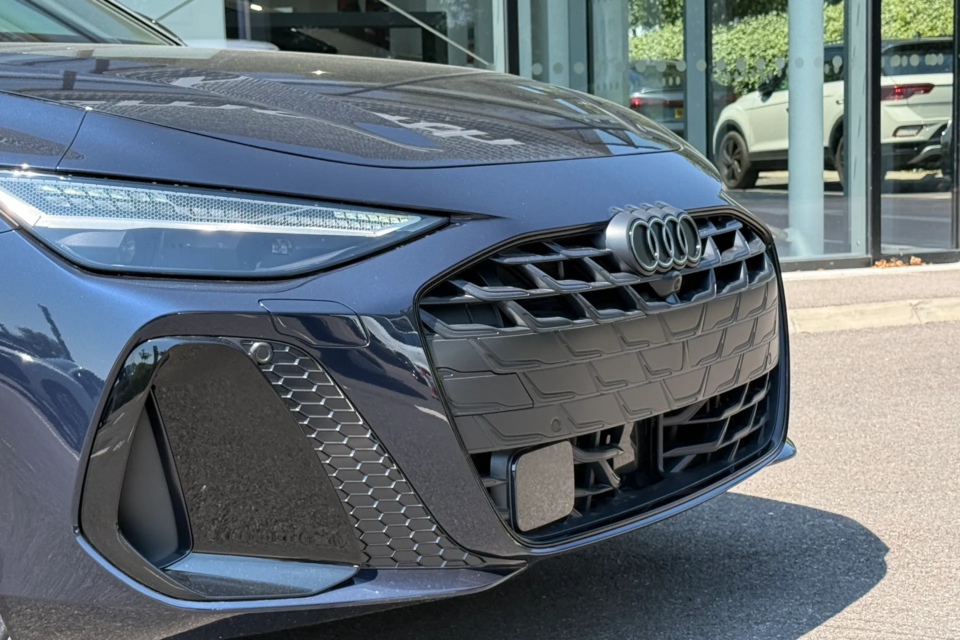Audi A6 Avant thumbnail image number 3