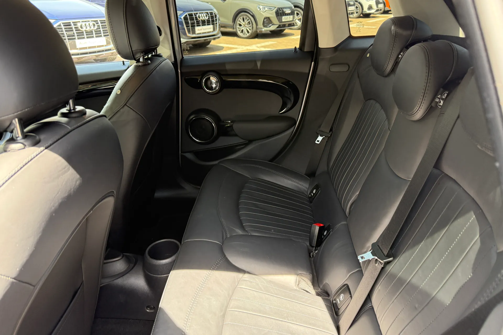 MINI HATCHBACK thumbnail image number 43