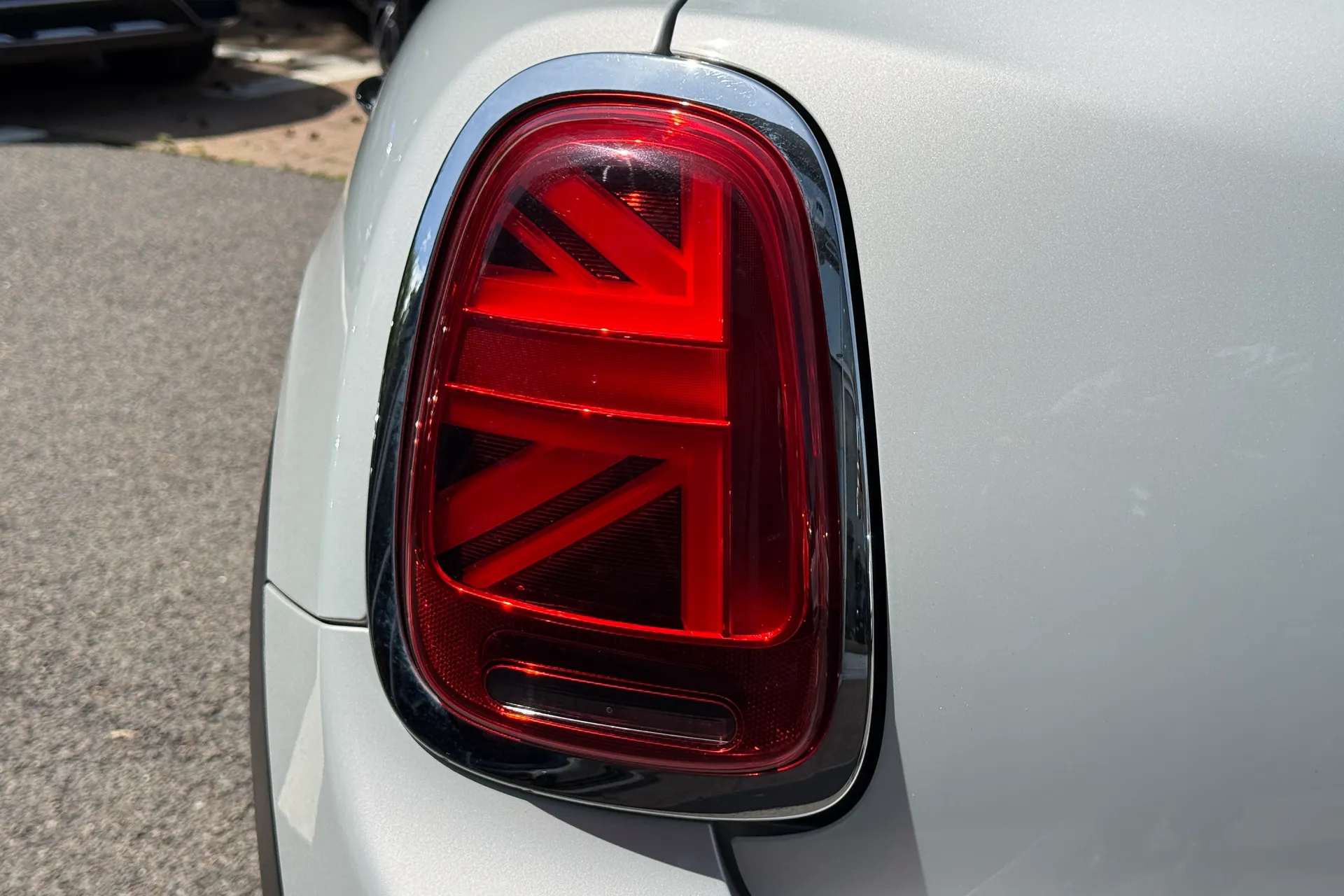 MINI HATCHBACK thumbnail image number 37