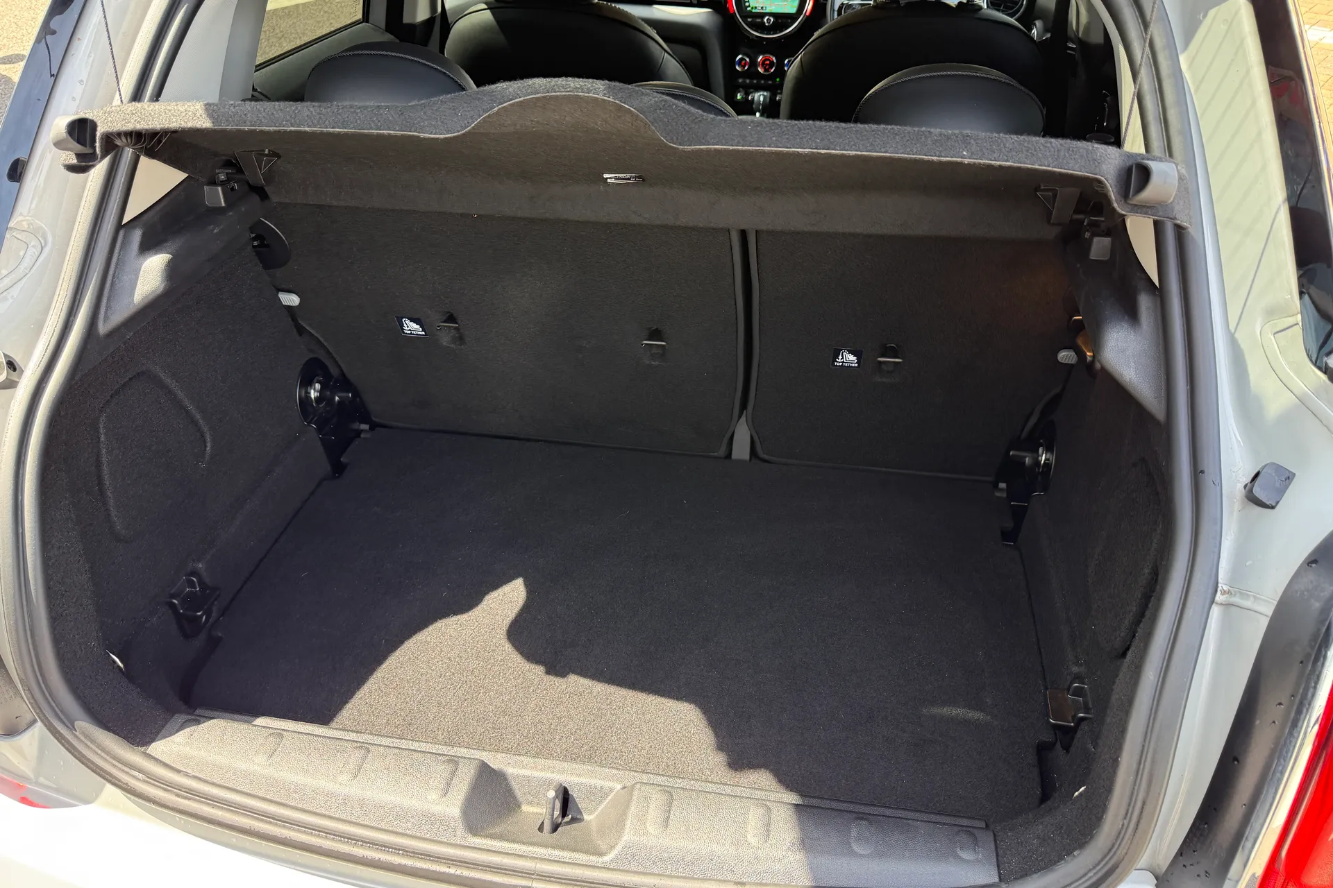 MINI HATCHBACK thumbnail image number 35