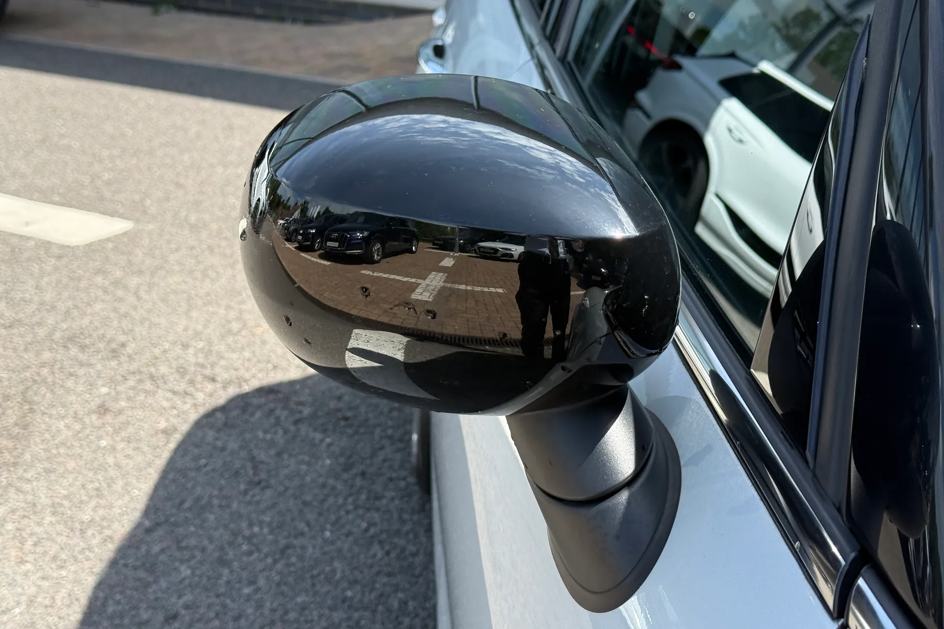 MINI HATCHBACK thumbnail image number 10