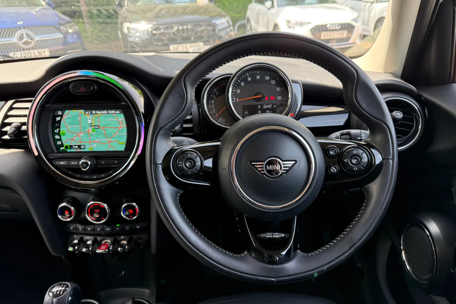 MINI HATCHBACK thumbnail image number 6