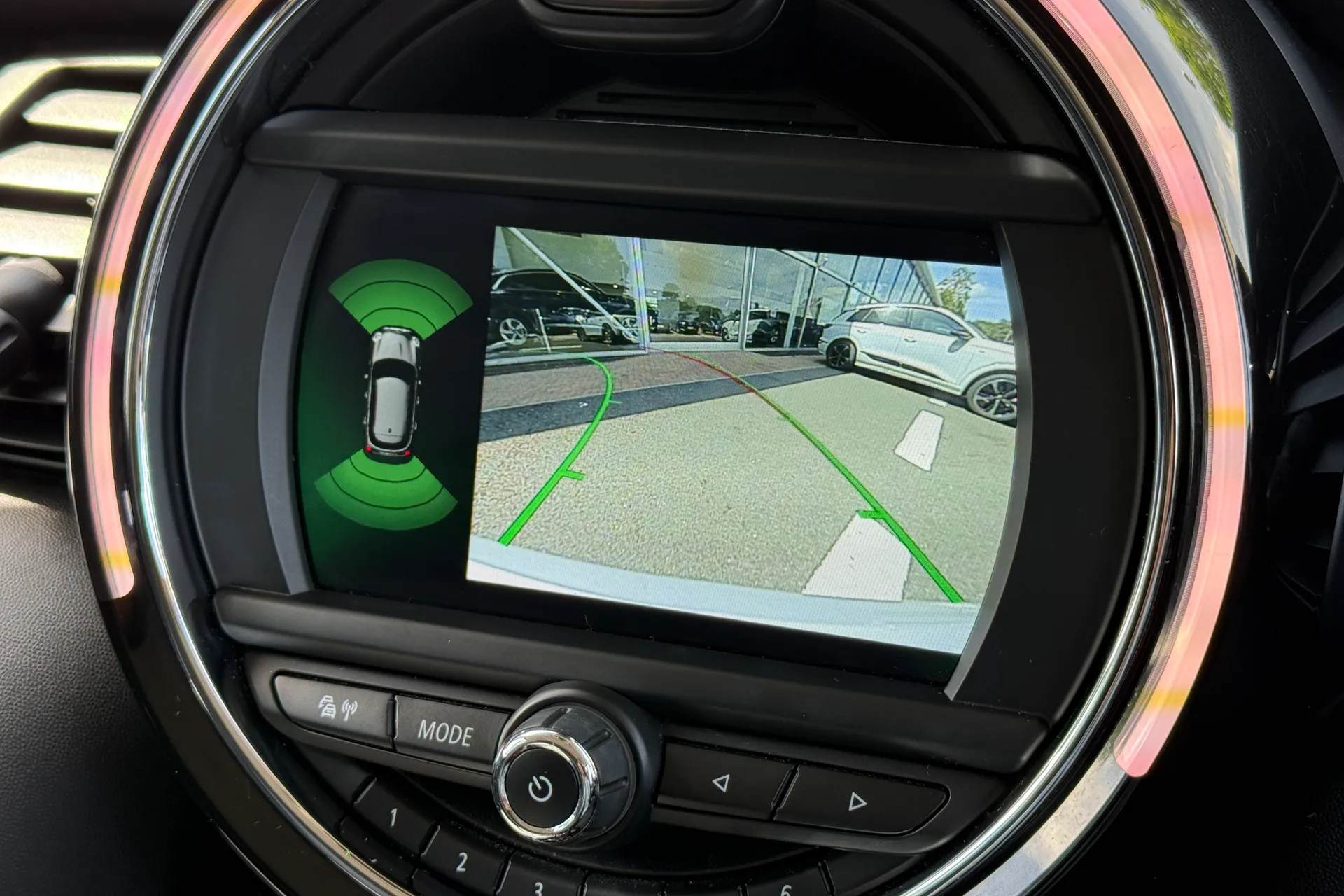 MINI HATCHBACK thumbnail image number 4