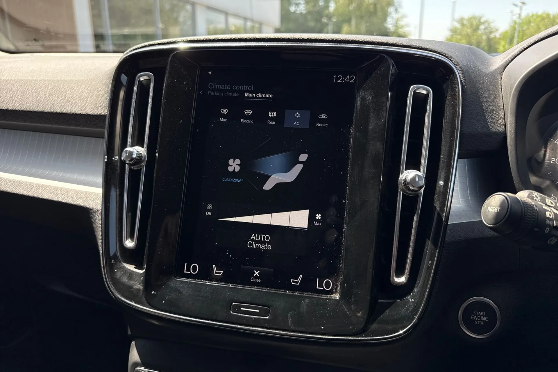 Volvo XC40 thumbnail image number 38