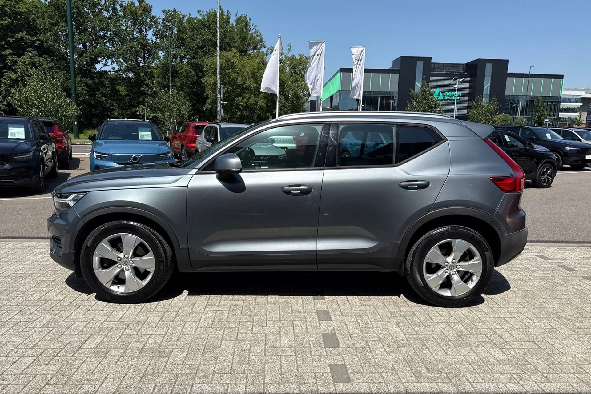 Volvo XC40 thumbnail image number 11