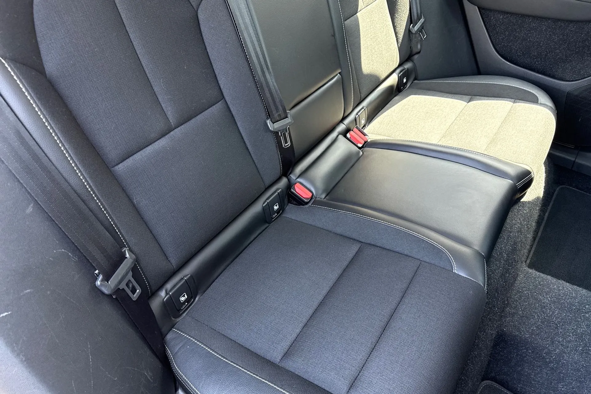 Volvo XC40 thumbnail image number 25
